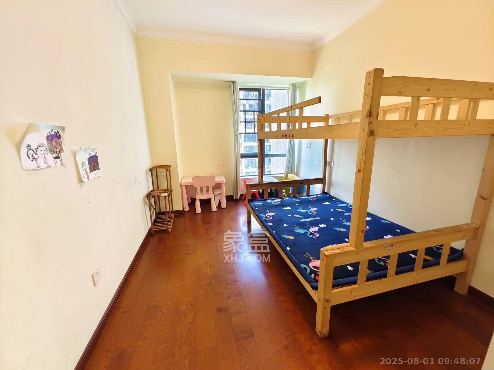 中建芙蓉嘉苑  4室2厅2卫    3000.0元/月室内图