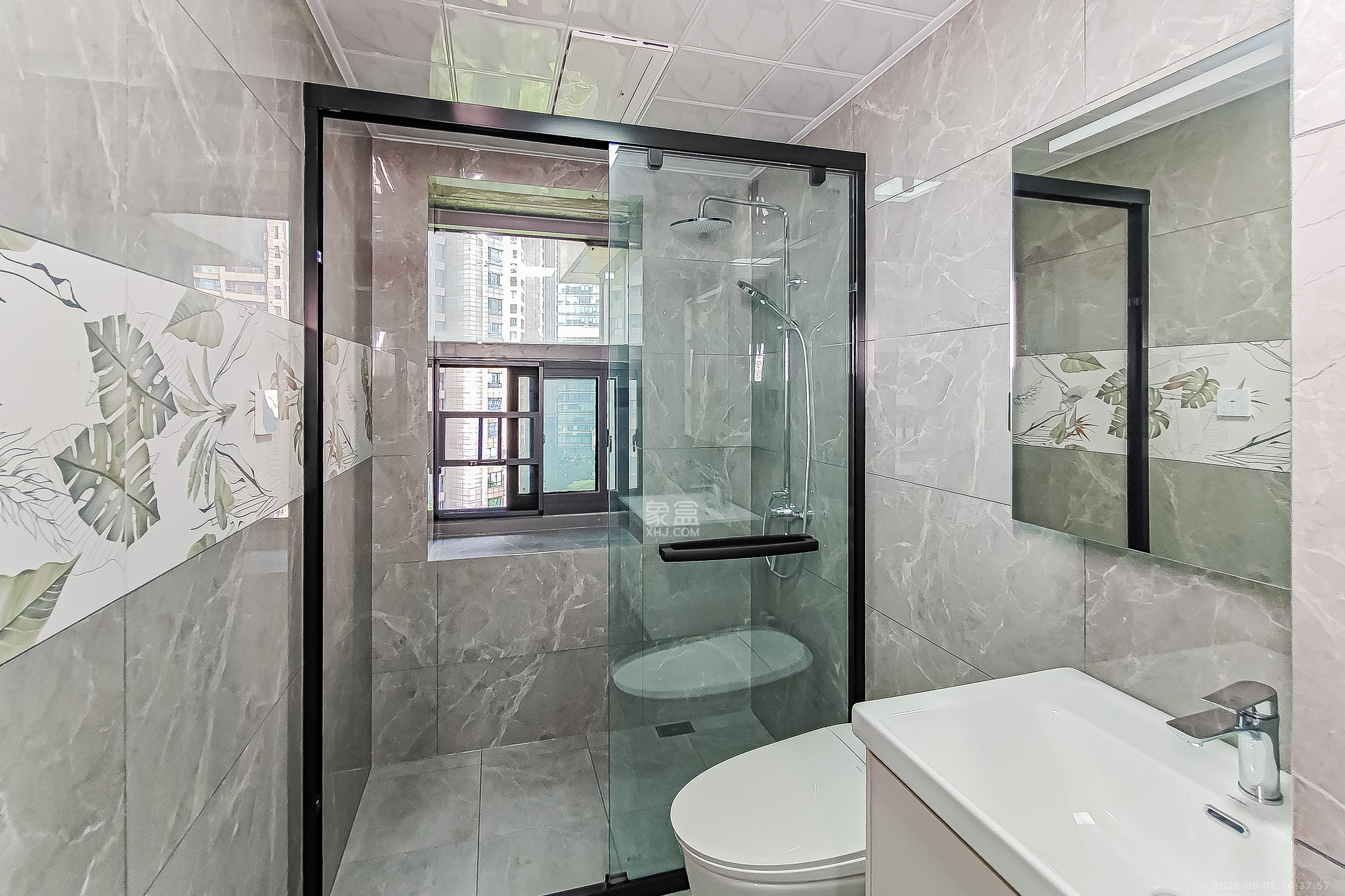 保利国际广场 3室2厅2卫 259.0万 保利国际广场 3室2厅2卫 259.0万卫生间