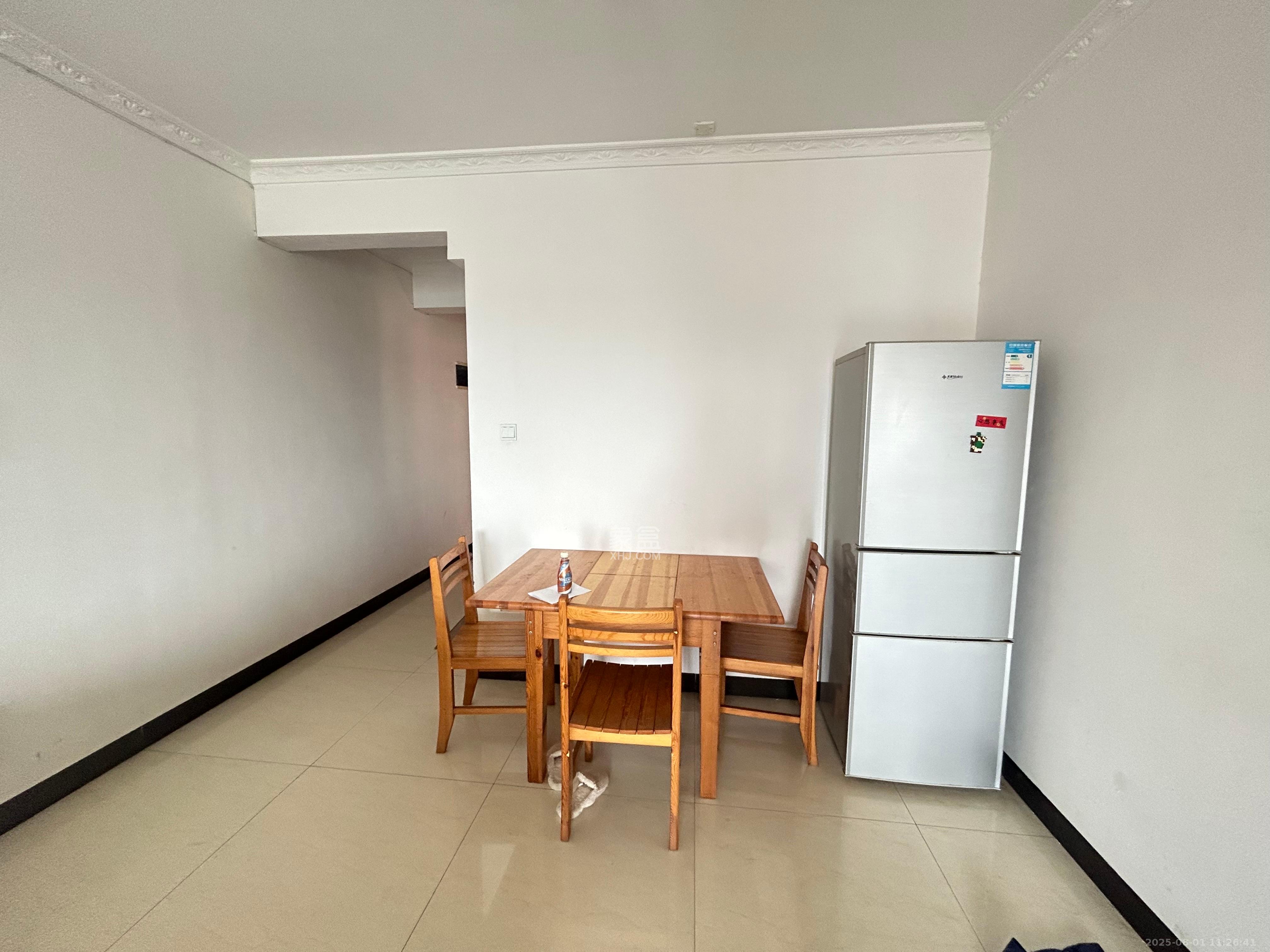 上海城小区 3室2厅2卫 2400.0元/月 上海城小区 3室2厅2卫 2400.0元/月室内图