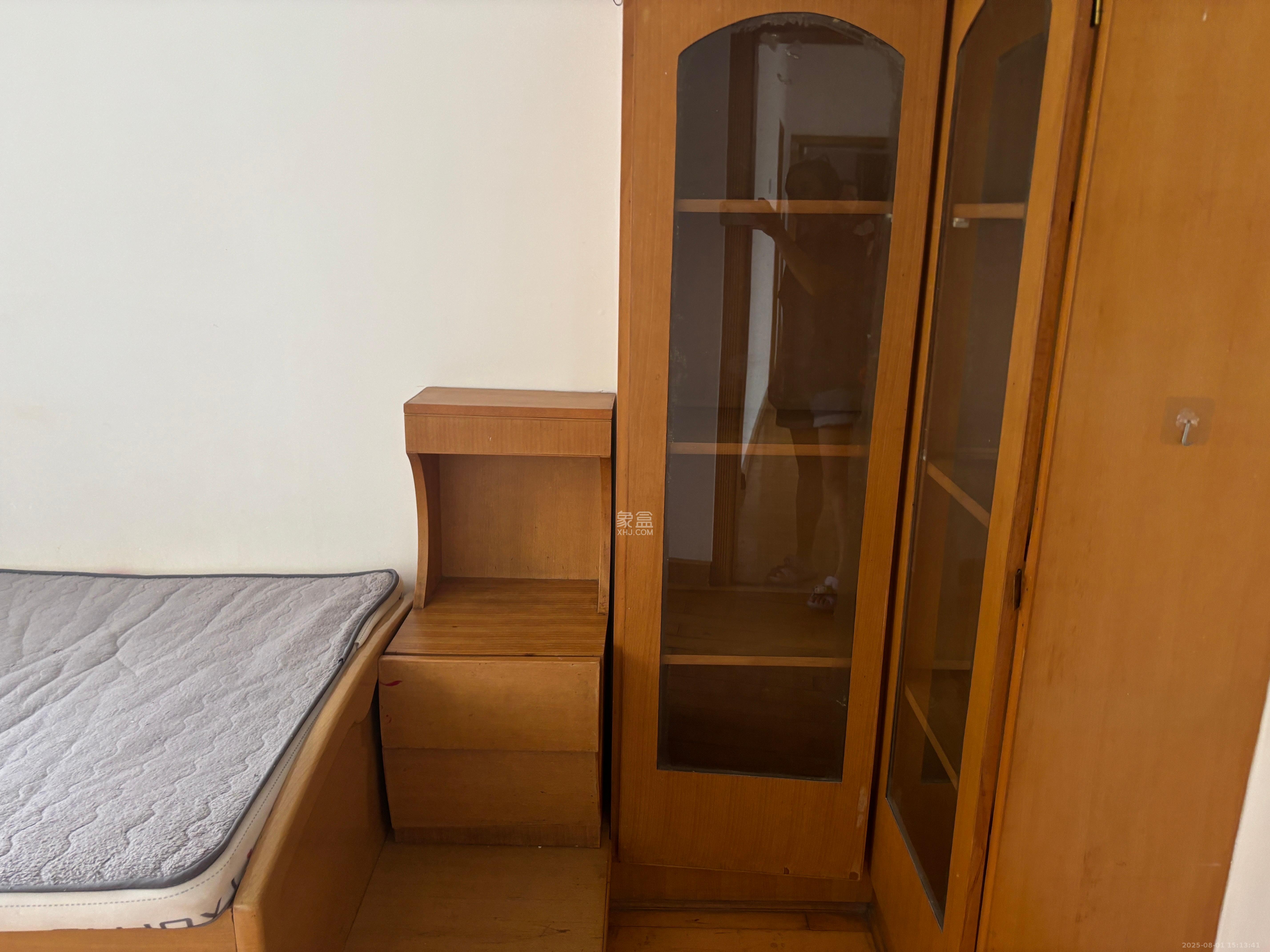 香樟路省委党校  3室2厅1卫    1600.0元/月室内图