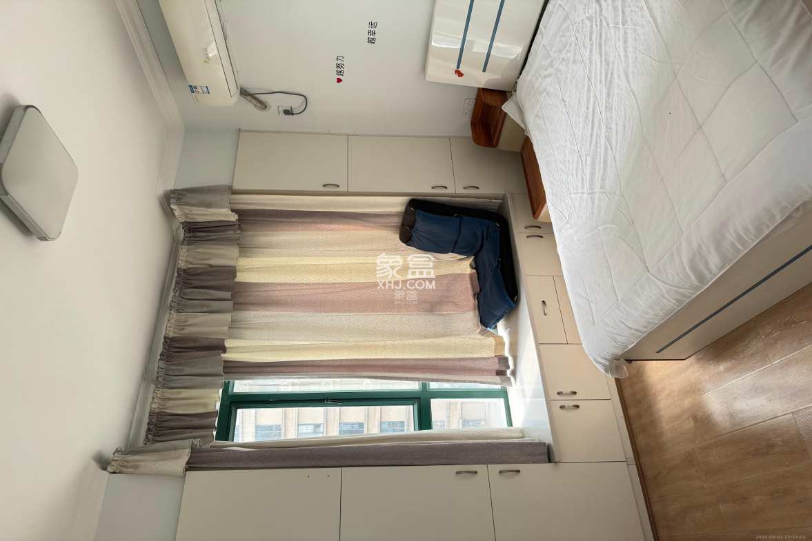 维一星城原山苑 3室2厅1卫 2500.0元/月 维一星城原山苑 3室2厅1卫 2500.0元/月室内图