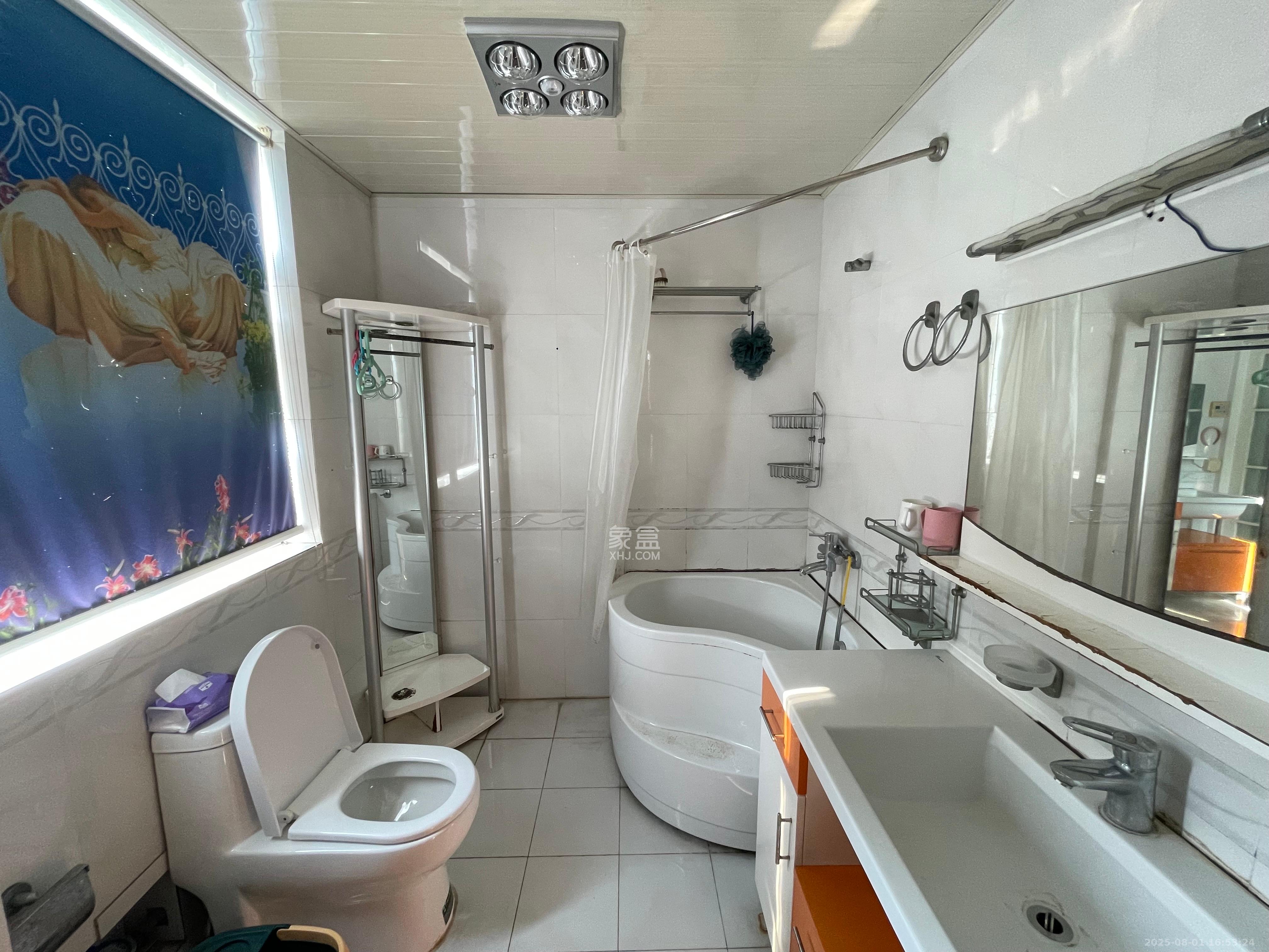 沁园春 4室2厅2卫 3500.0元/月 沁园春 4室2厅2卫 3500.0元/月室内图