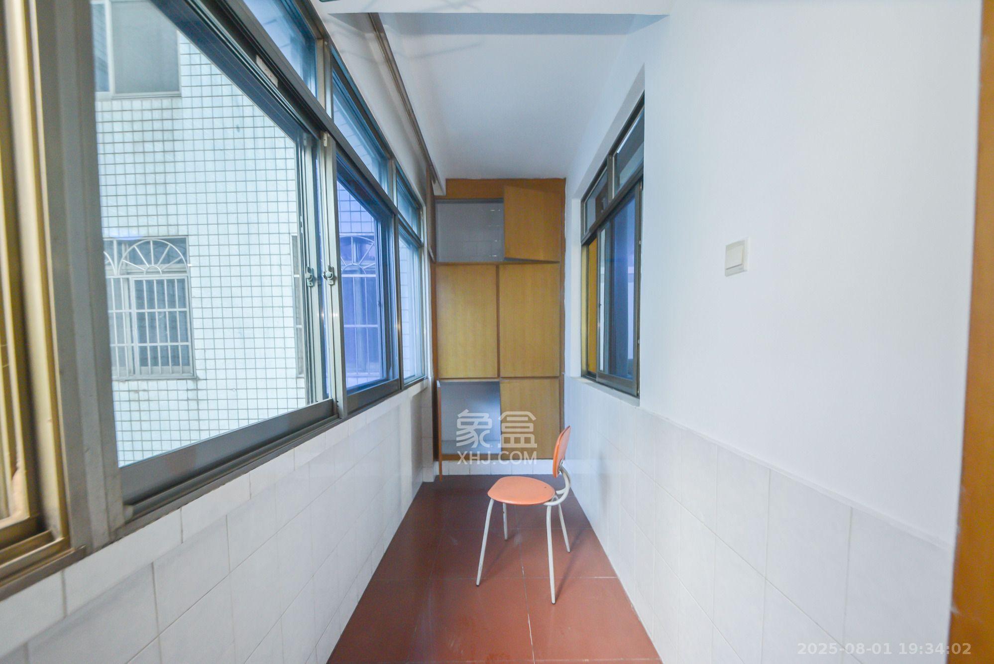 长沙市国税局直属分局宿舍(韶山北路)  3室2厅2卫    2800.0元/月 长沙市国税局直属分局宿舍(韶山北路)  3室2厅2卫    2800.0元/月室内图