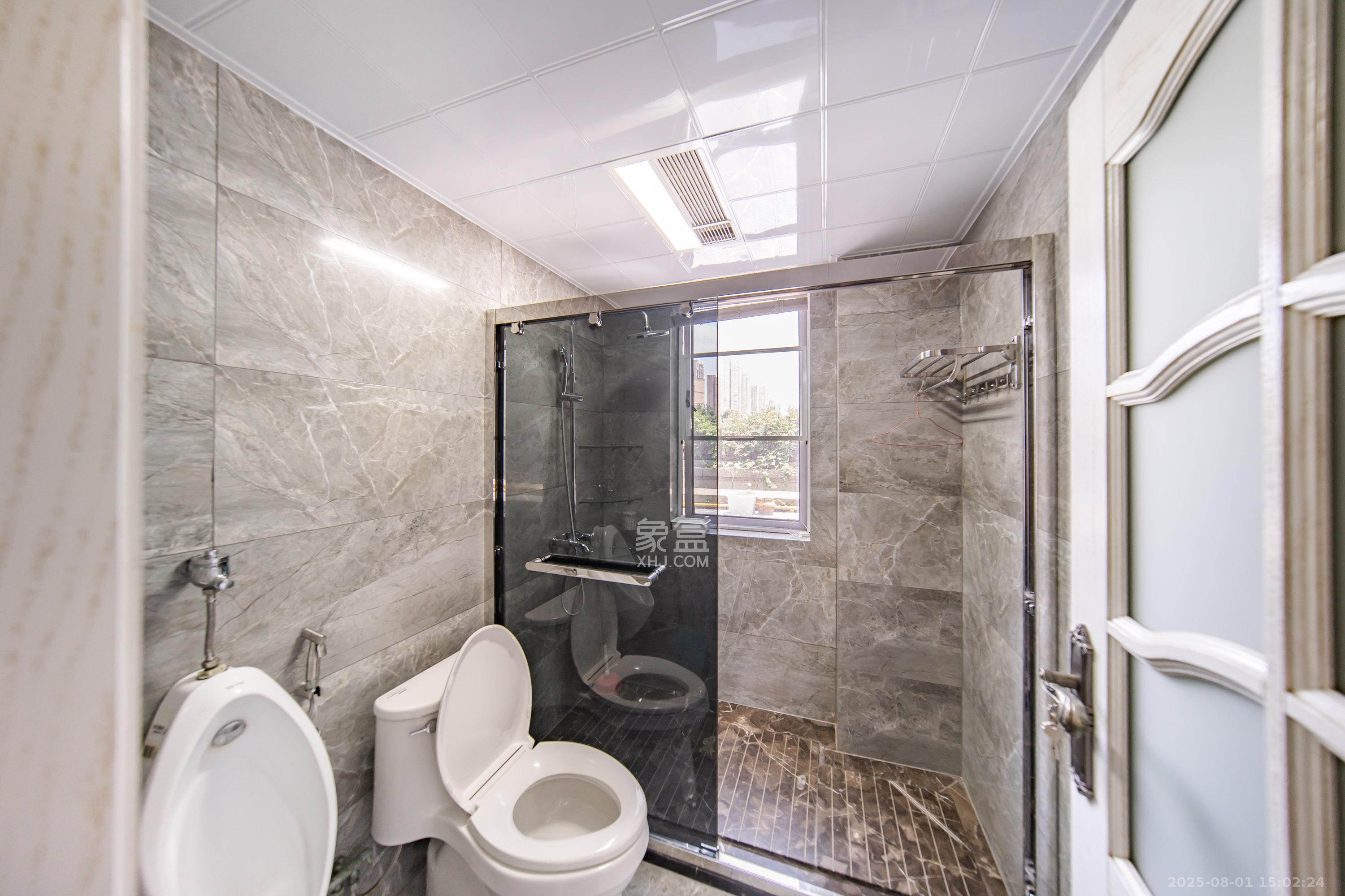 中天栖溪里  3室2厅2卫    198.0万 中天栖溪里  3室2厅2卫    198.0万卫生间