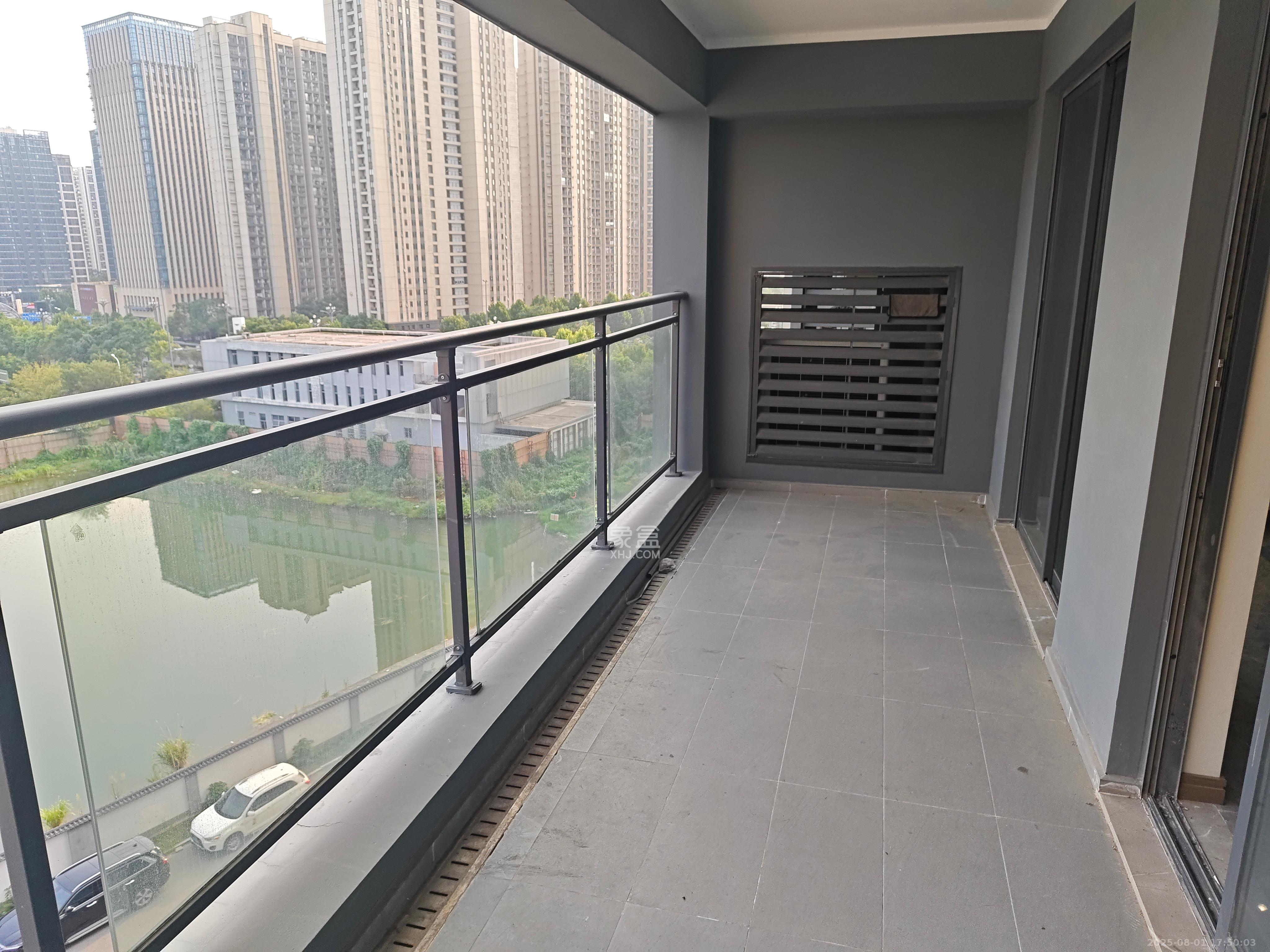 梦想麓隐天境  3室2厅2卫    3700.0元/月 梦想麓隐天境  3室2厅2卫    3700.0元/月室内图