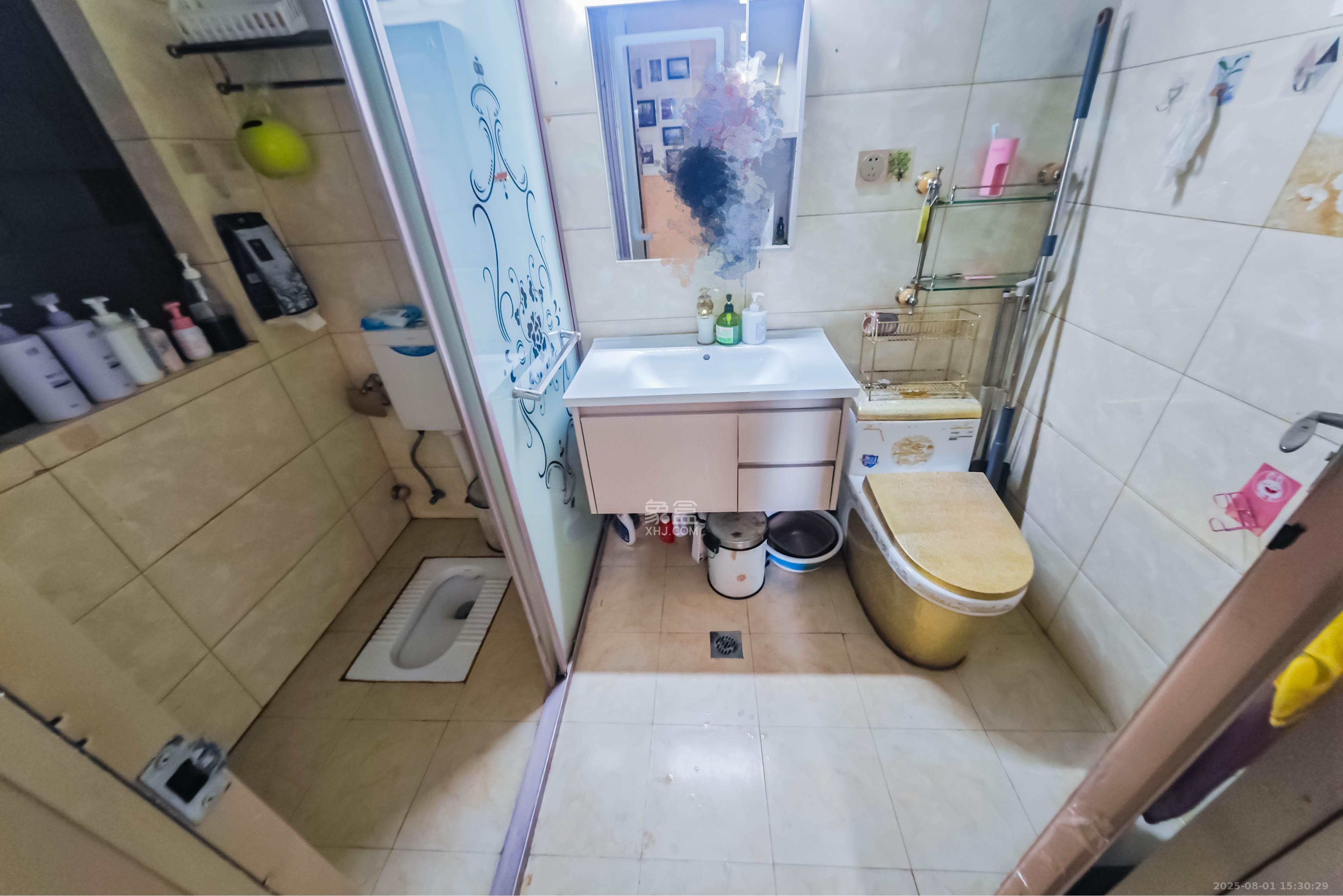 兴旺正佳广场(金石雅苑) 3室2厅1卫 106.0万 兴旺正佳广场(金石雅苑) 3室2厅1卫 106.0万卫生间