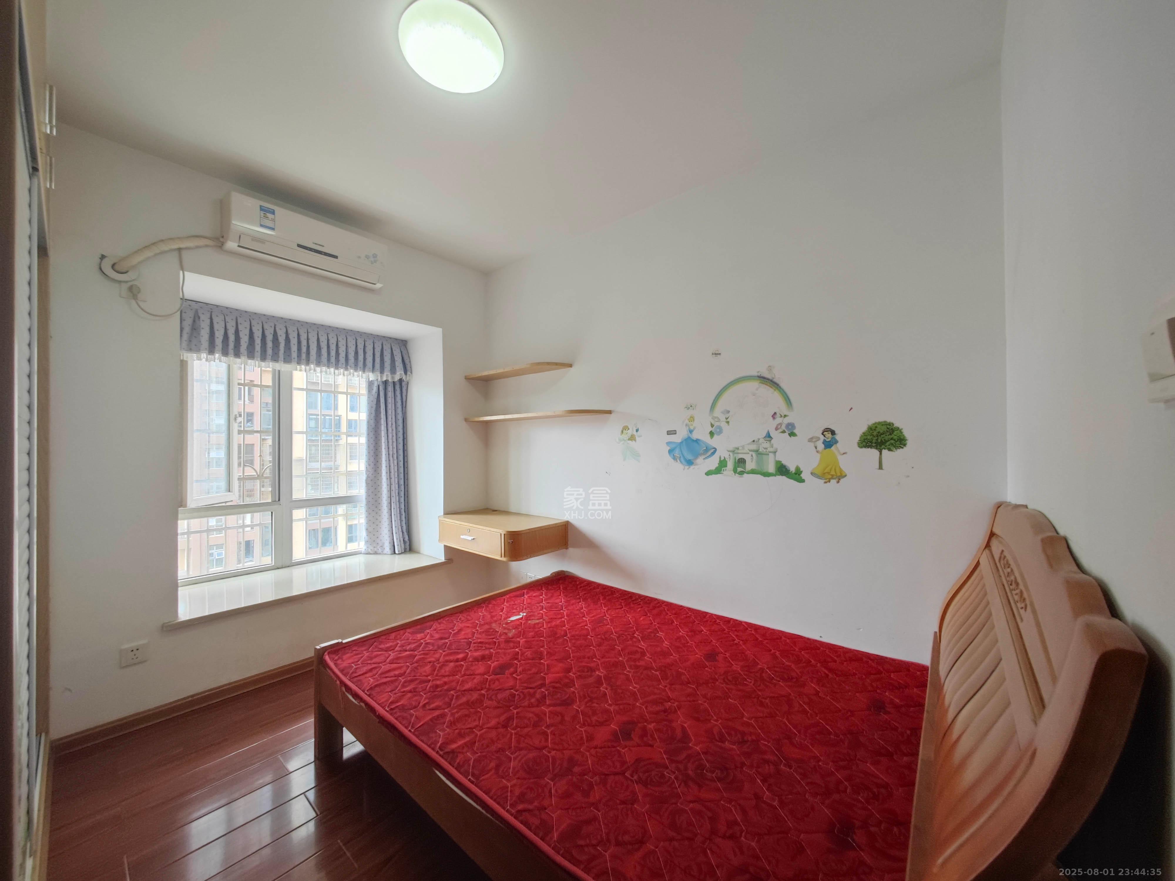 汇金城/嘉华城一期 3室2厅2卫 122.0万 汇金城/嘉华城一期 3室2厅2卫 122.0万卧室