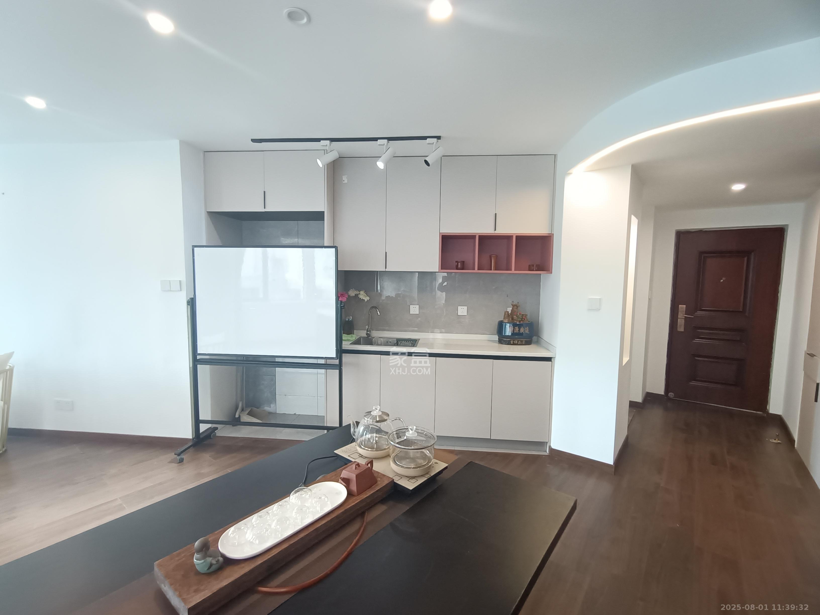 福晟钱隆国际(晟冉景苑)  3室1厅1卫    2600.0元/月 福晟钱隆国际(晟冉景苑)  3室1厅1卫    2600.0元/月室内图