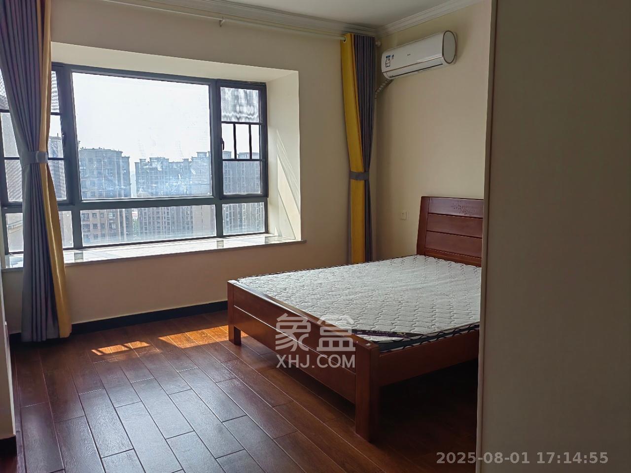 和美星城  4室2厅2卫    2700.0元/月 和美星城  4室2厅2卫    2700.0元/月室内图