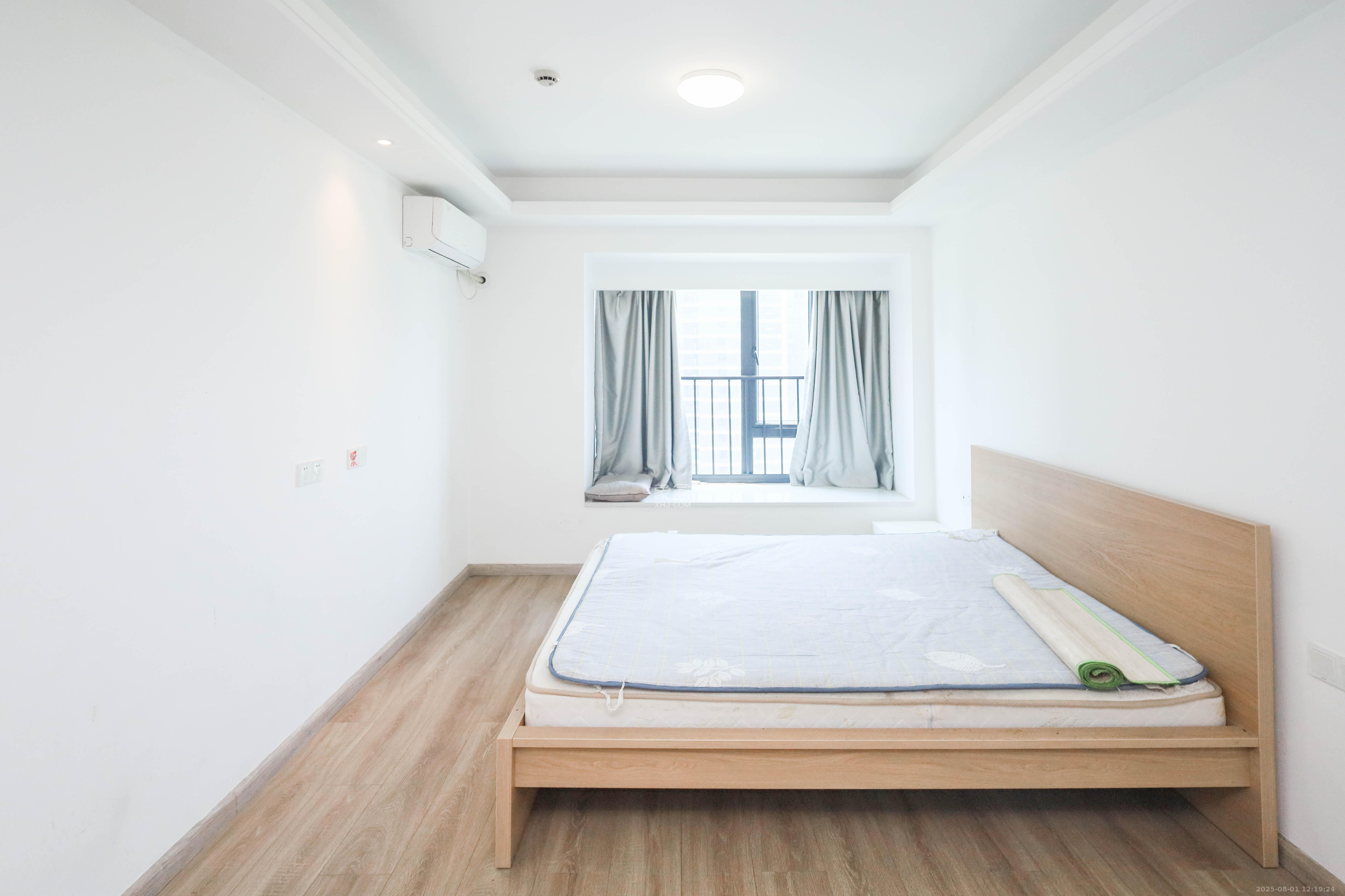 南山梅溪一方  3室1厅2卫    125.0万 南山梅溪一方  3室1厅2卫    125.0万卧室