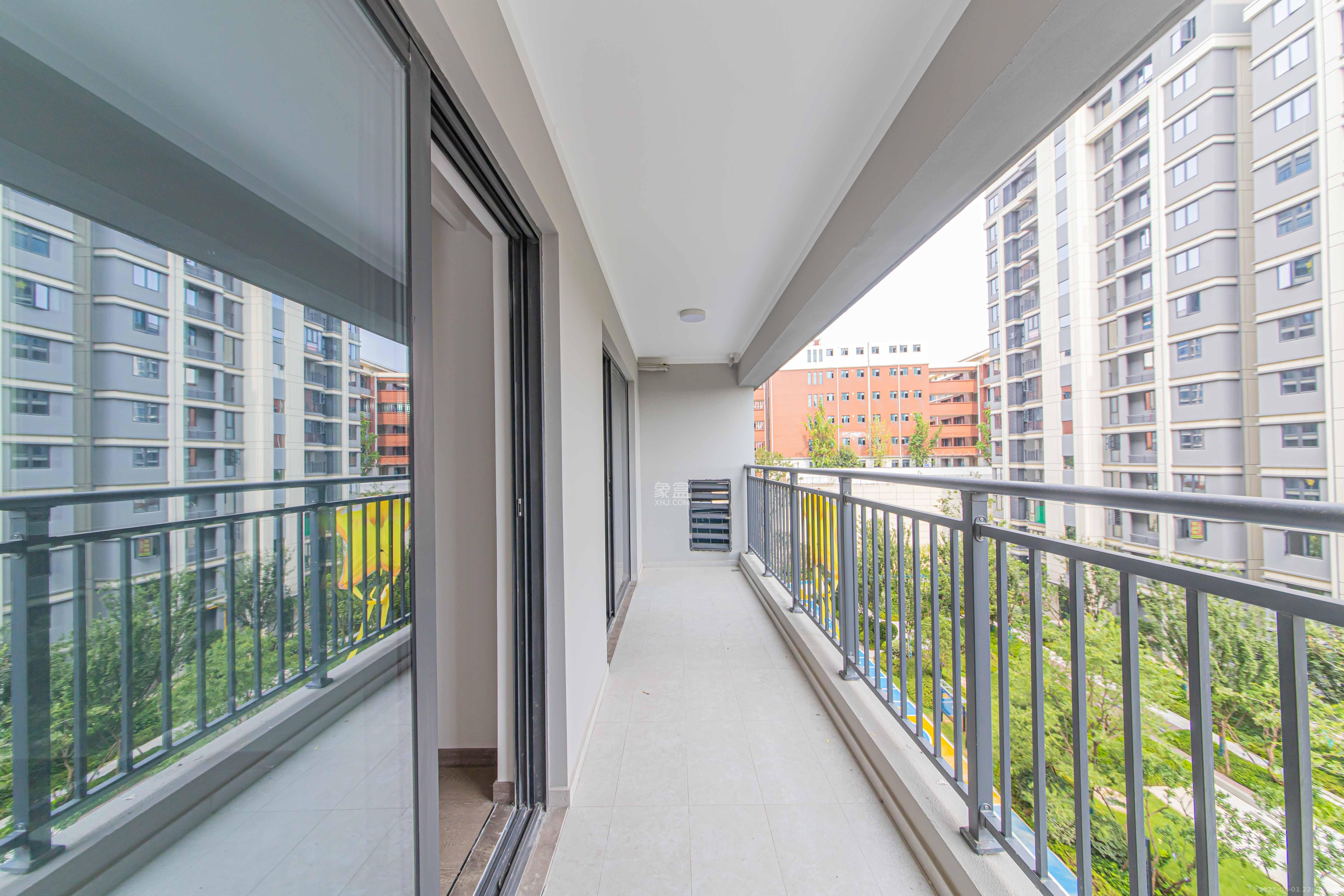 江悦和鸣  4室2厅2卫    215.0万 江悦和鸣  4室2厅2卫    215.0万阳台