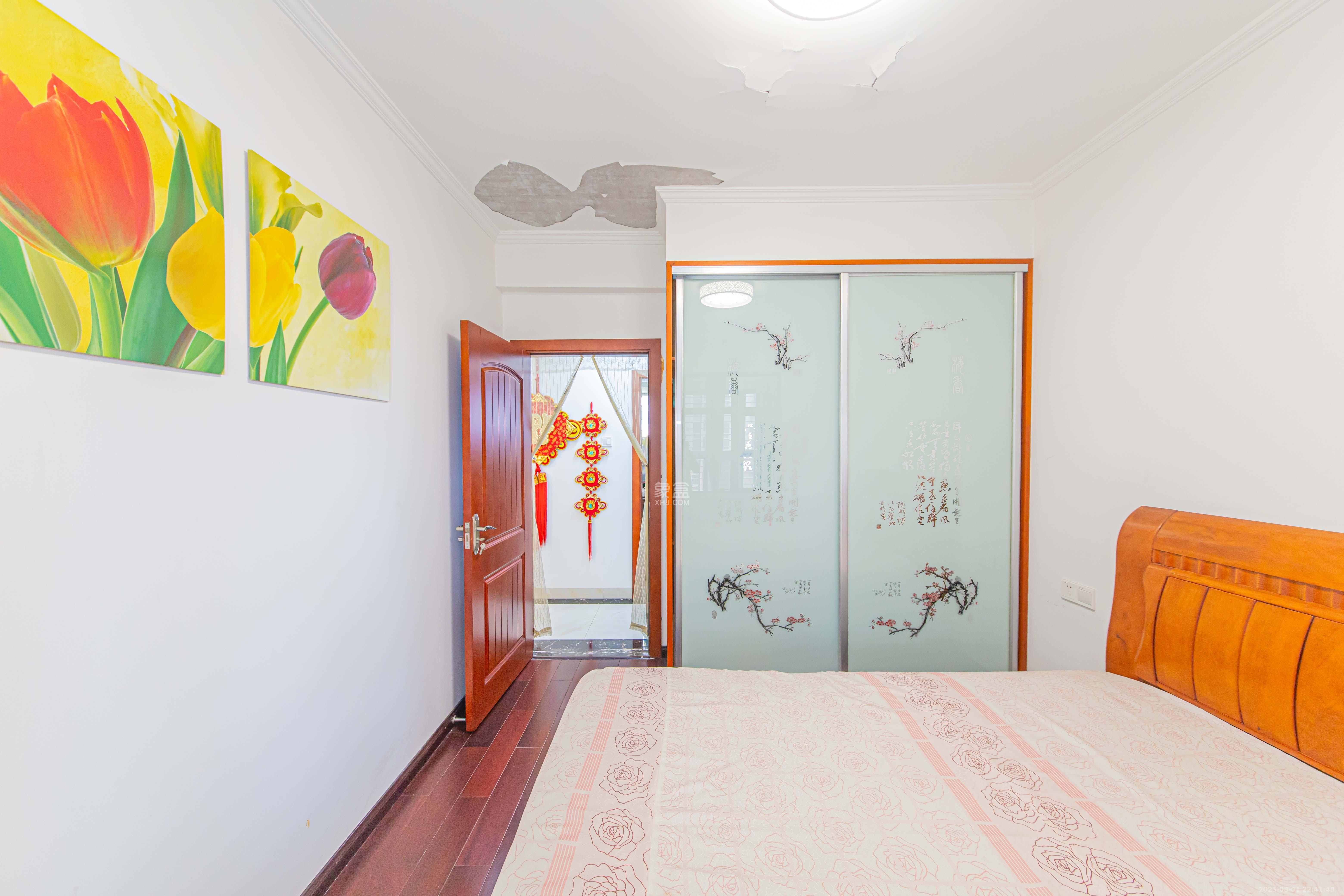 幸福庄园  4室2厅2卫    85.0万 幸福庄园  4室2厅2卫    85.0万卧室