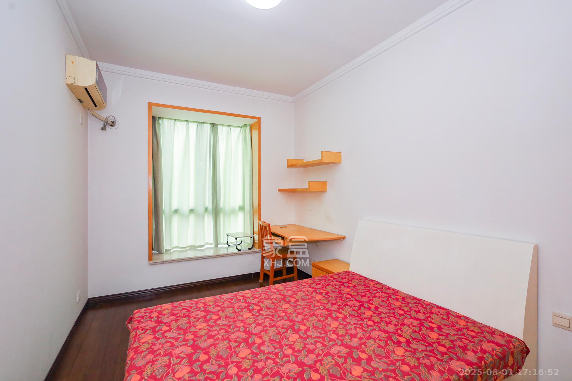 枫林绿洲  4室2厅2卫    128.0万卧室