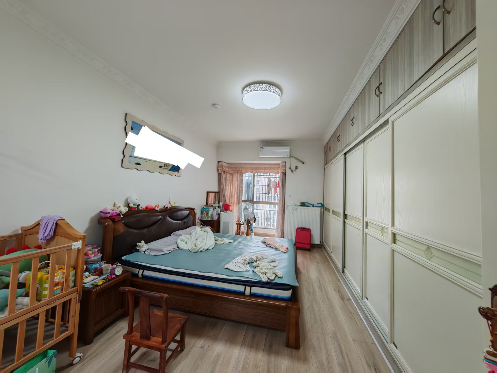 娄星东苑 4室2厅2卫 88.8万 娄星东苑 4室2厅2卫 88.8万客厅