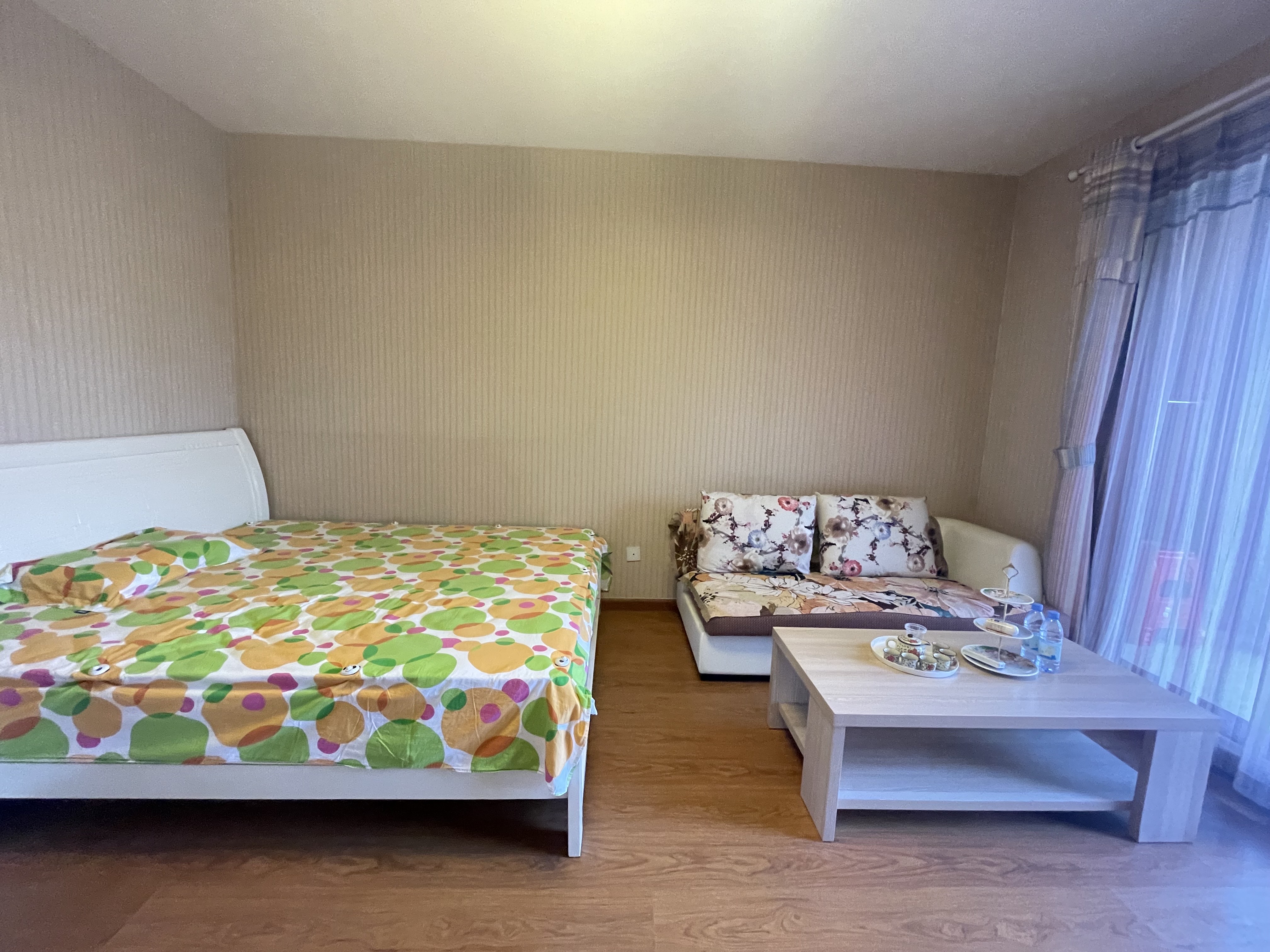 蓝色港湾  1室1厅1卫    1000.0元/月 蓝色港湾  1室1厅1卫    1000.0元/月室内图