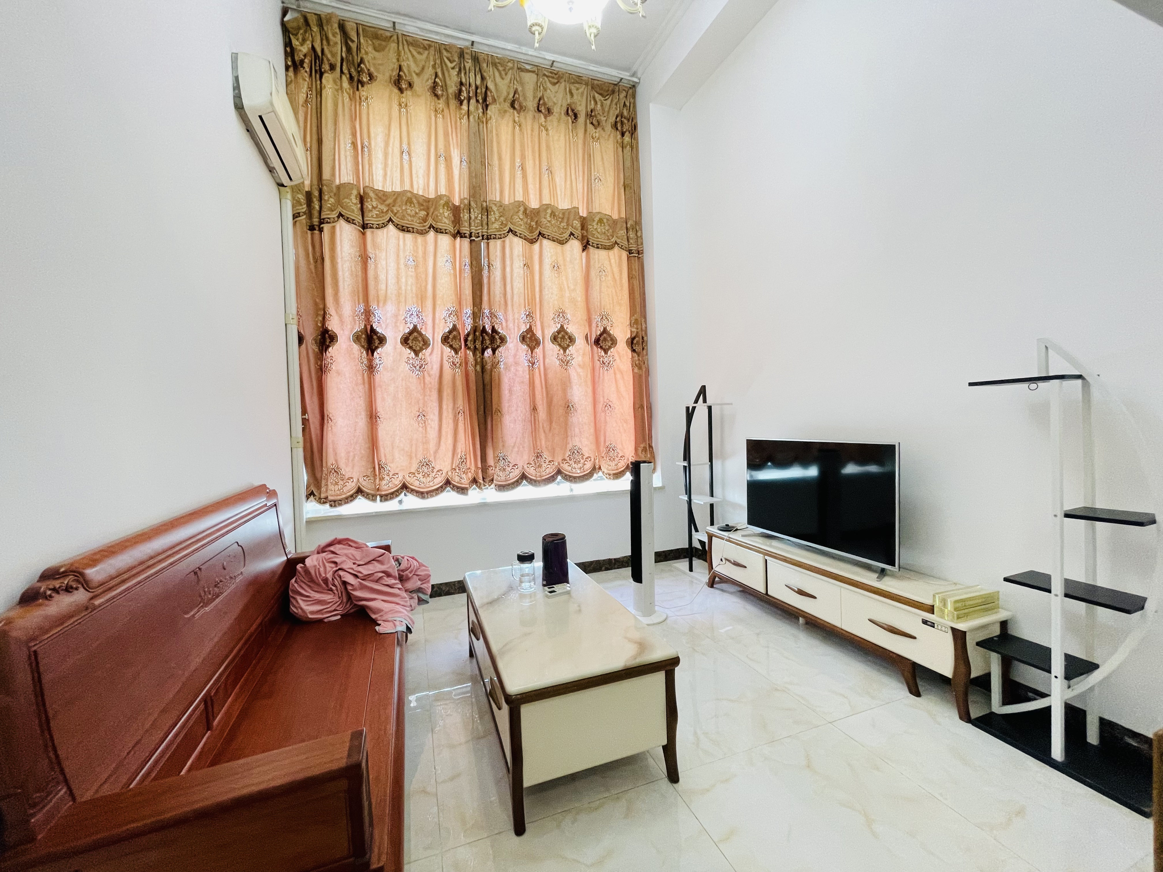 华山大厦(华山国际) 1室1厅1卫 1650.0元/月 华山大厦(华山国际) 1室1厅1卫 1650.0元/月室内图