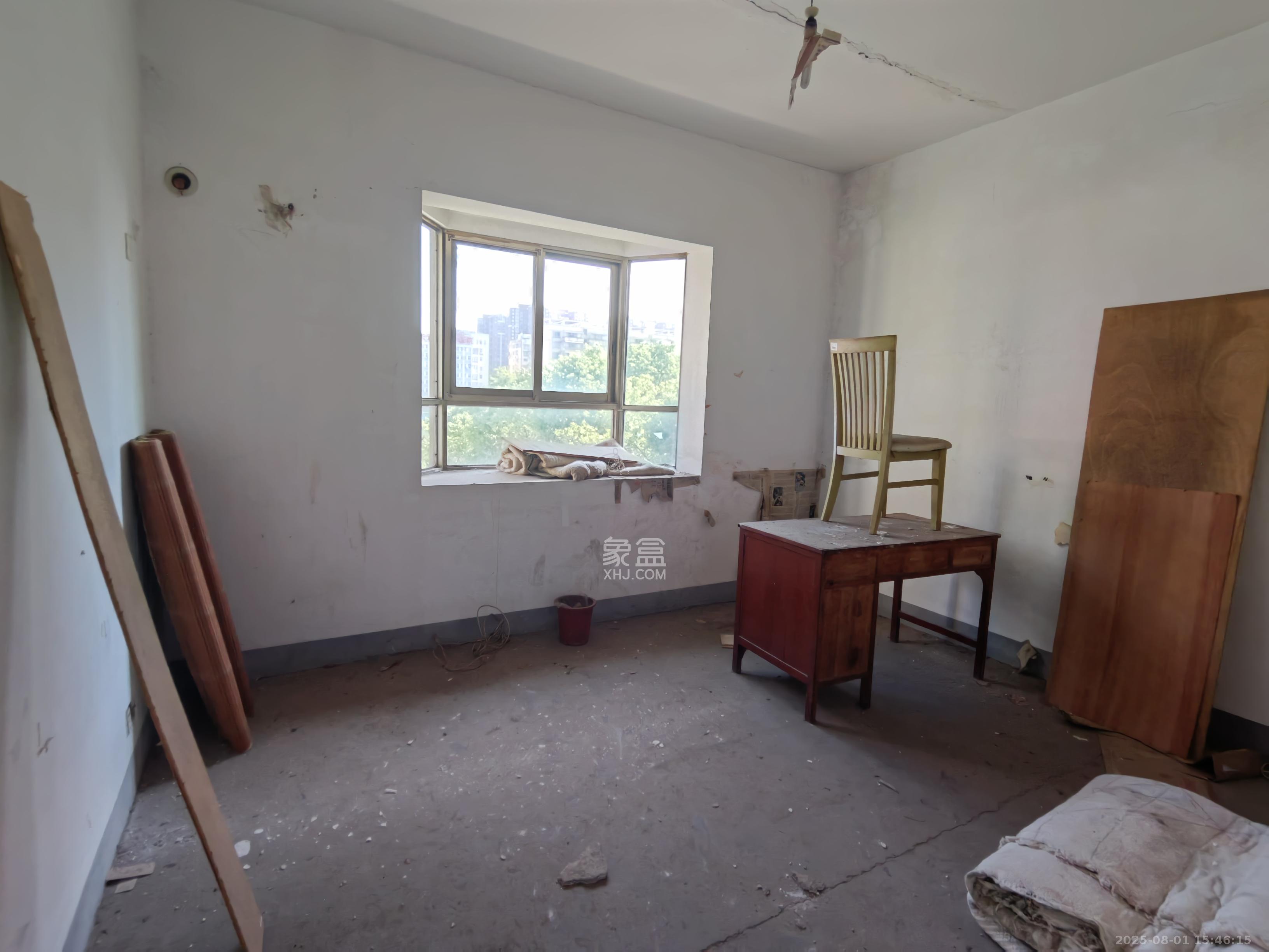 电信公司宿舍  3室2厅2卫    1000.0元/月室内图