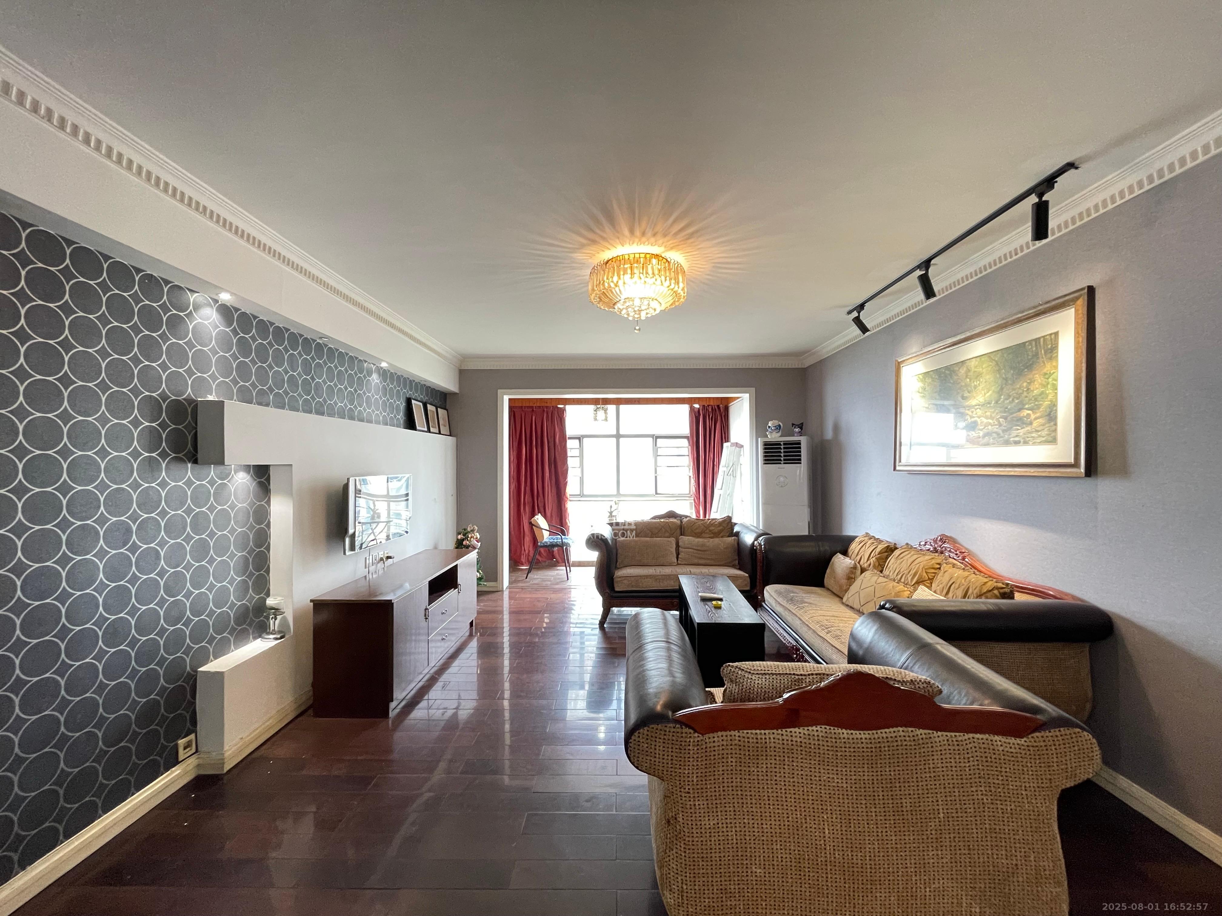 沁园春 4室2厅2卫 3500.0元/月 沁园春 4室2厅2卫 3500.0元/月室内图