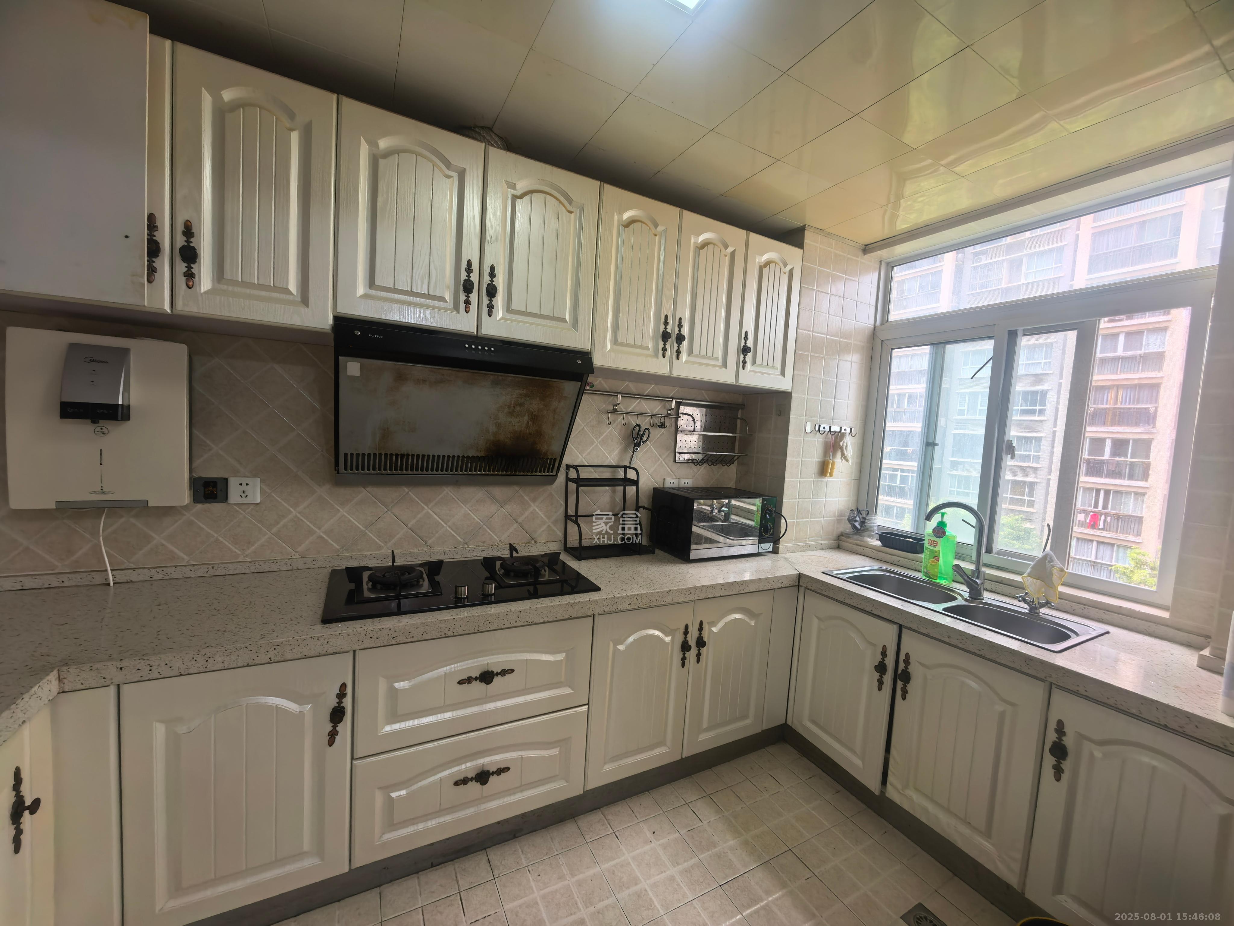 嘉盛华庭(一期、二期、三期)  3室2厅2卫    3000.0元/月 嘉盛华庭(一期、二期、三期)  3室2厅2卫    3000.0元/月室内图