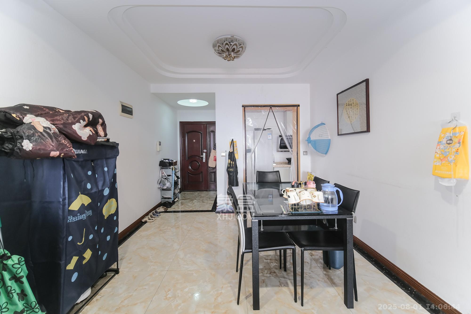 好望谷  3室2厅2卫    72.0万 好望谷  3室2厅2卫    72.0万客厅