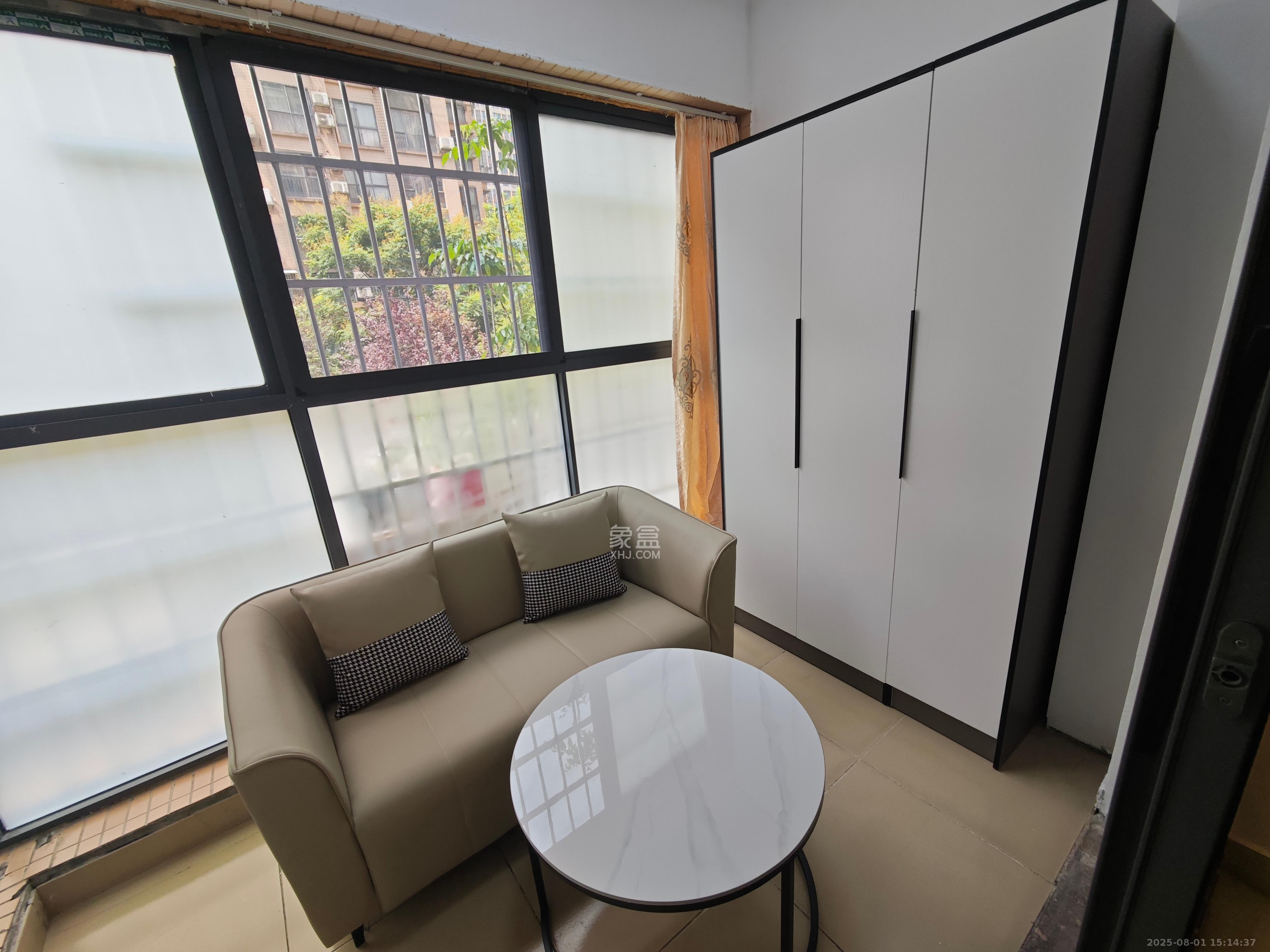 中城丽景香山园  6室2厅2卫   1050.00元/月室内图
