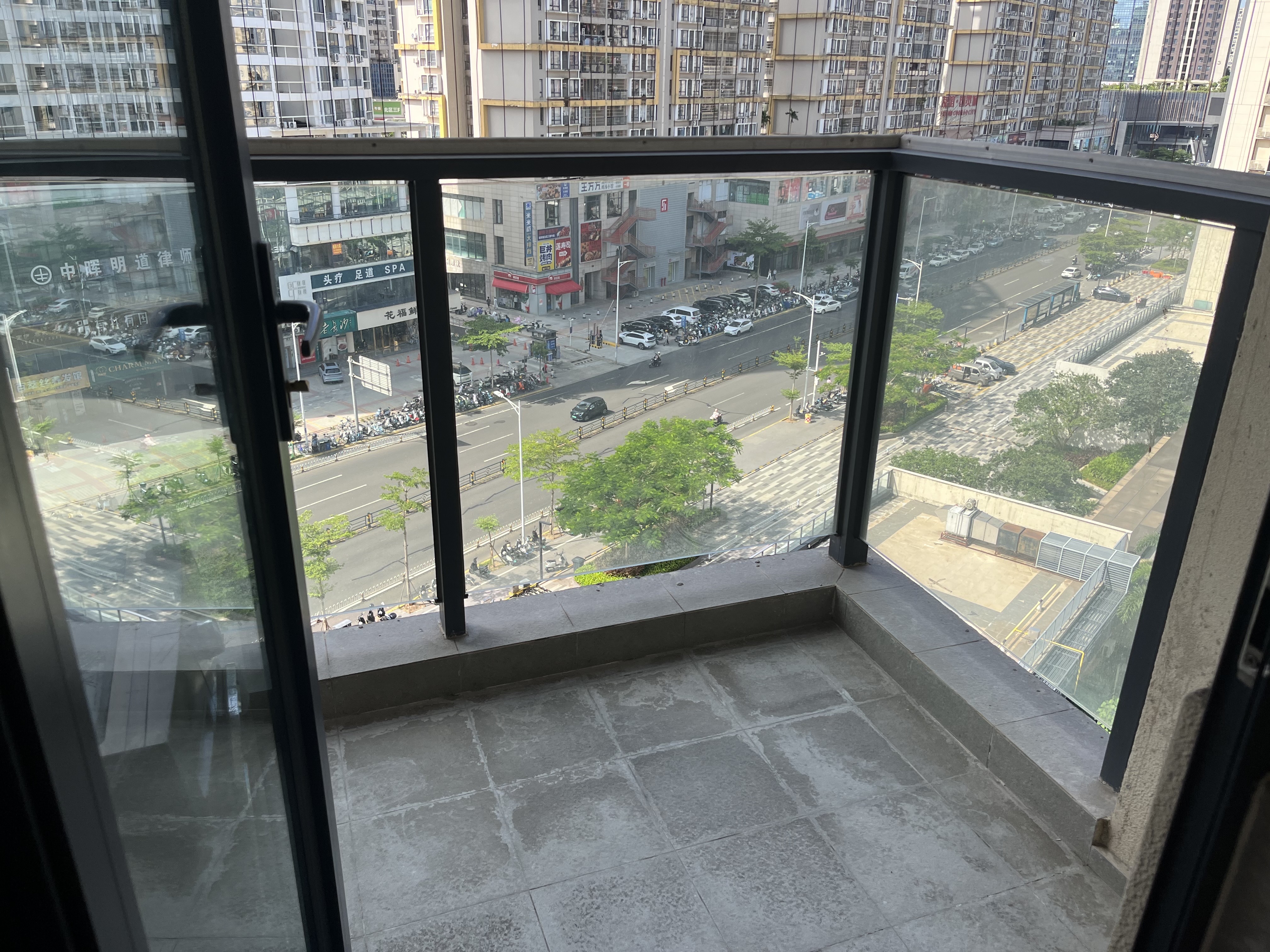 华润中心二期东悦府 4室2厅3卫 430.0万 华润中心二期东悦府 4室2厅3卫 430.0万客厅