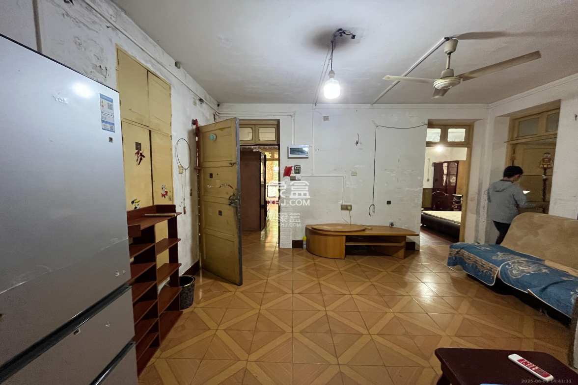 东风一村社区房(王家垅)  3室1厅1卫    1400.0元/月 东风一村社区房(王家垅)  3室1厅1卫    1400.0元/月室内图