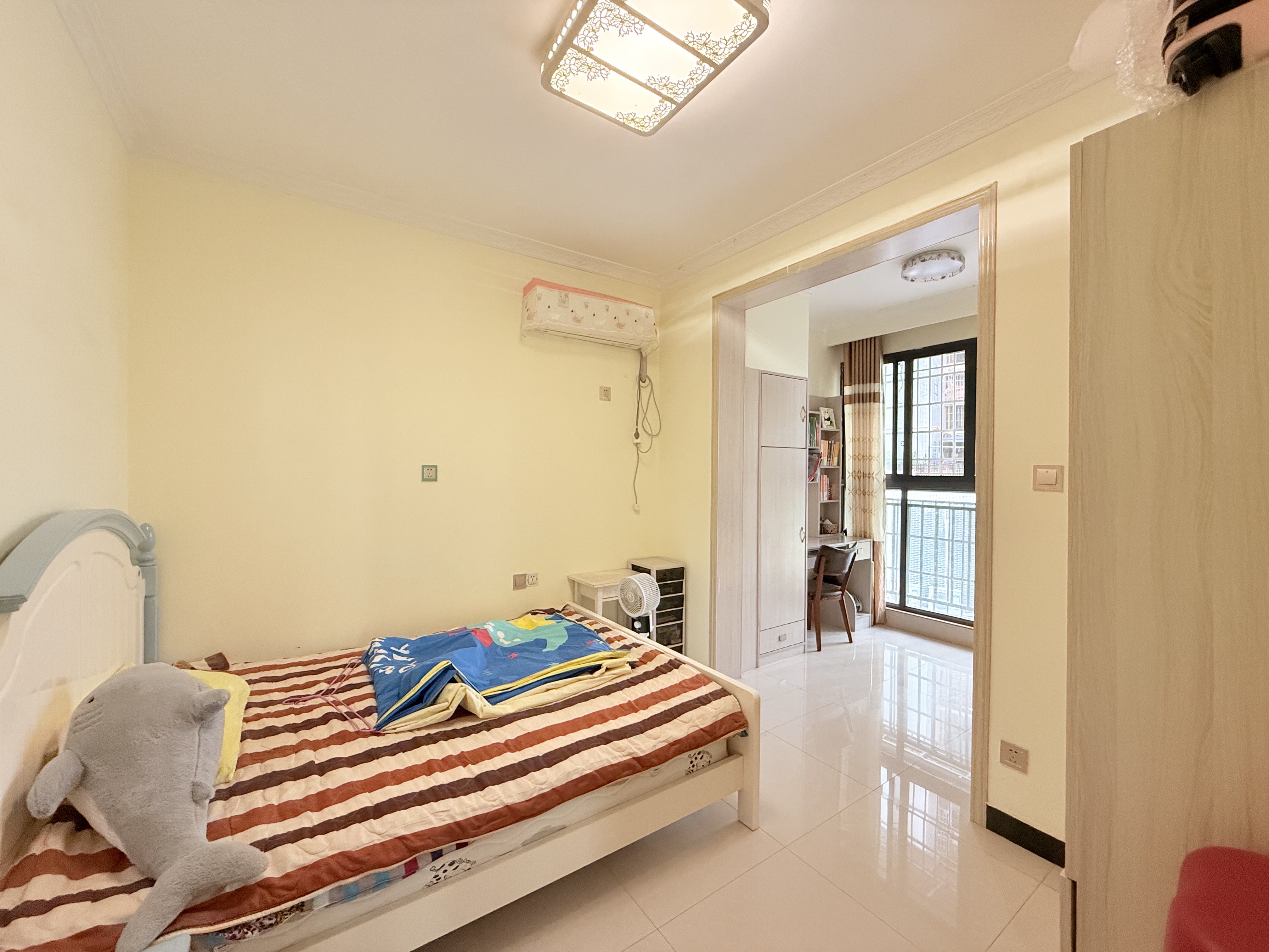 熙城春天 3室2厅2卫 66.8万 熙城春天 3室2厅2卫 66.8万客厅