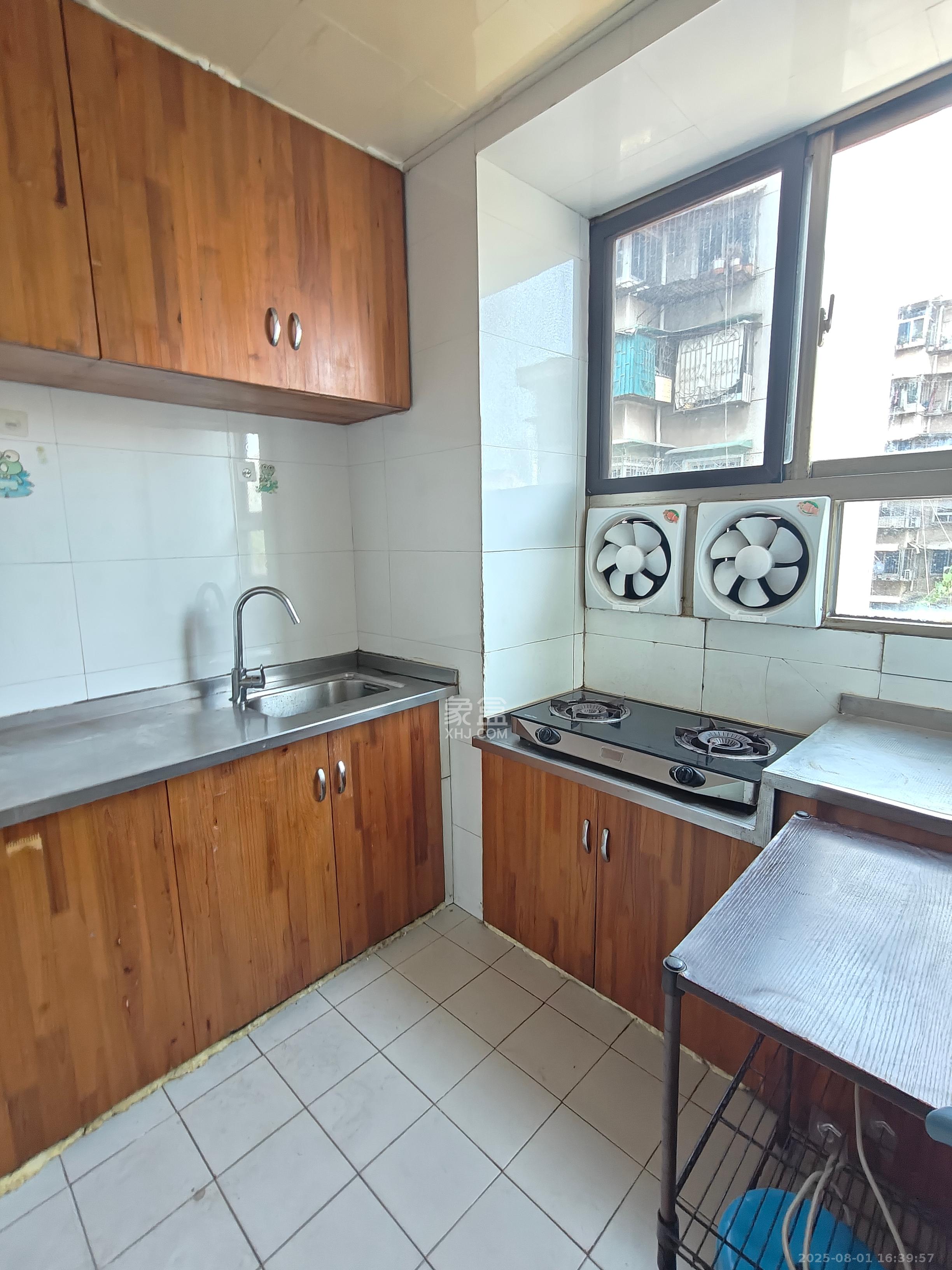 解放东路建行宿舍  3室1厅1卫    2500.0元/月室内图