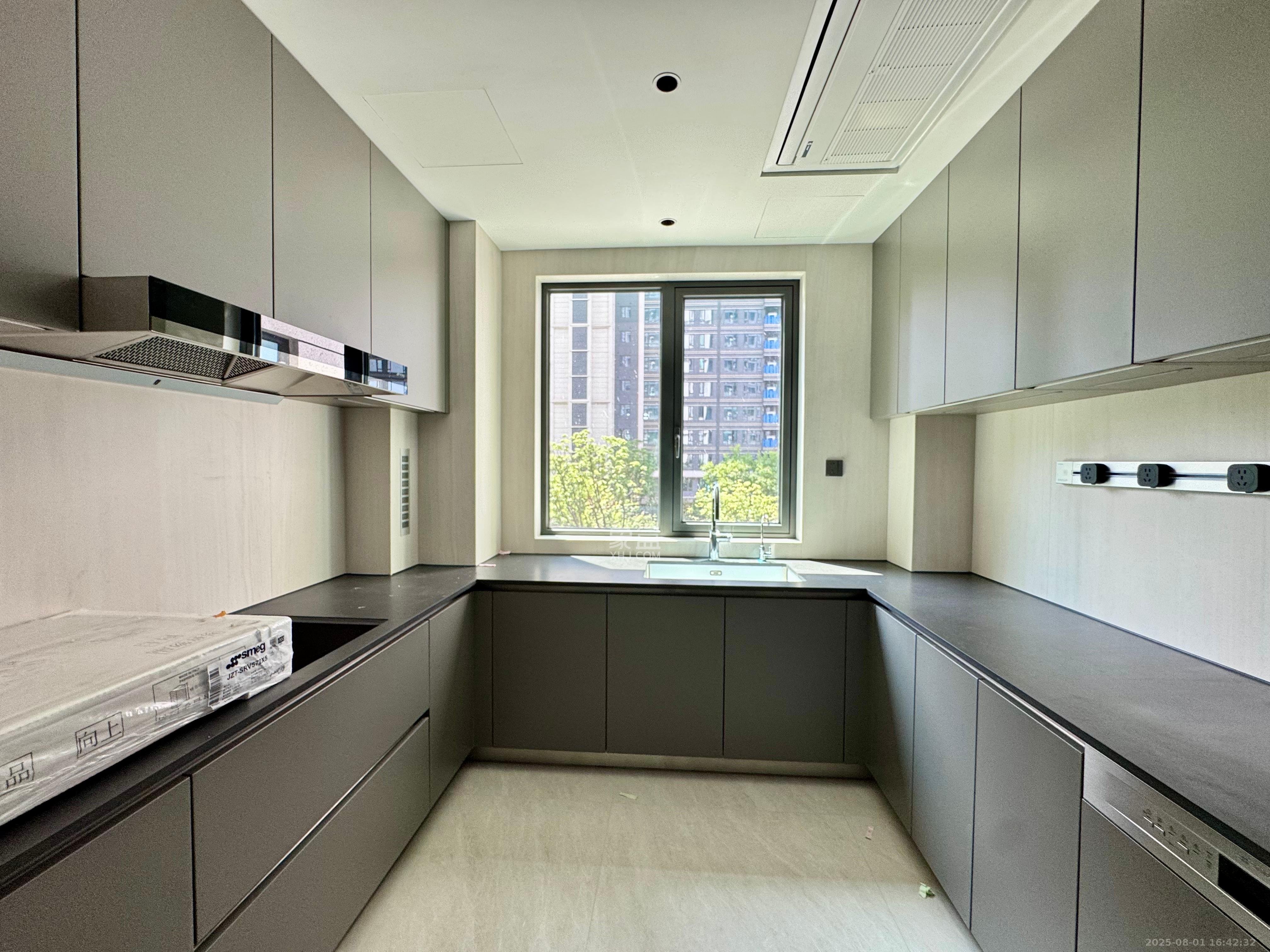 中海阅湘台  4室2厅3卫    11000.0元/月室内图