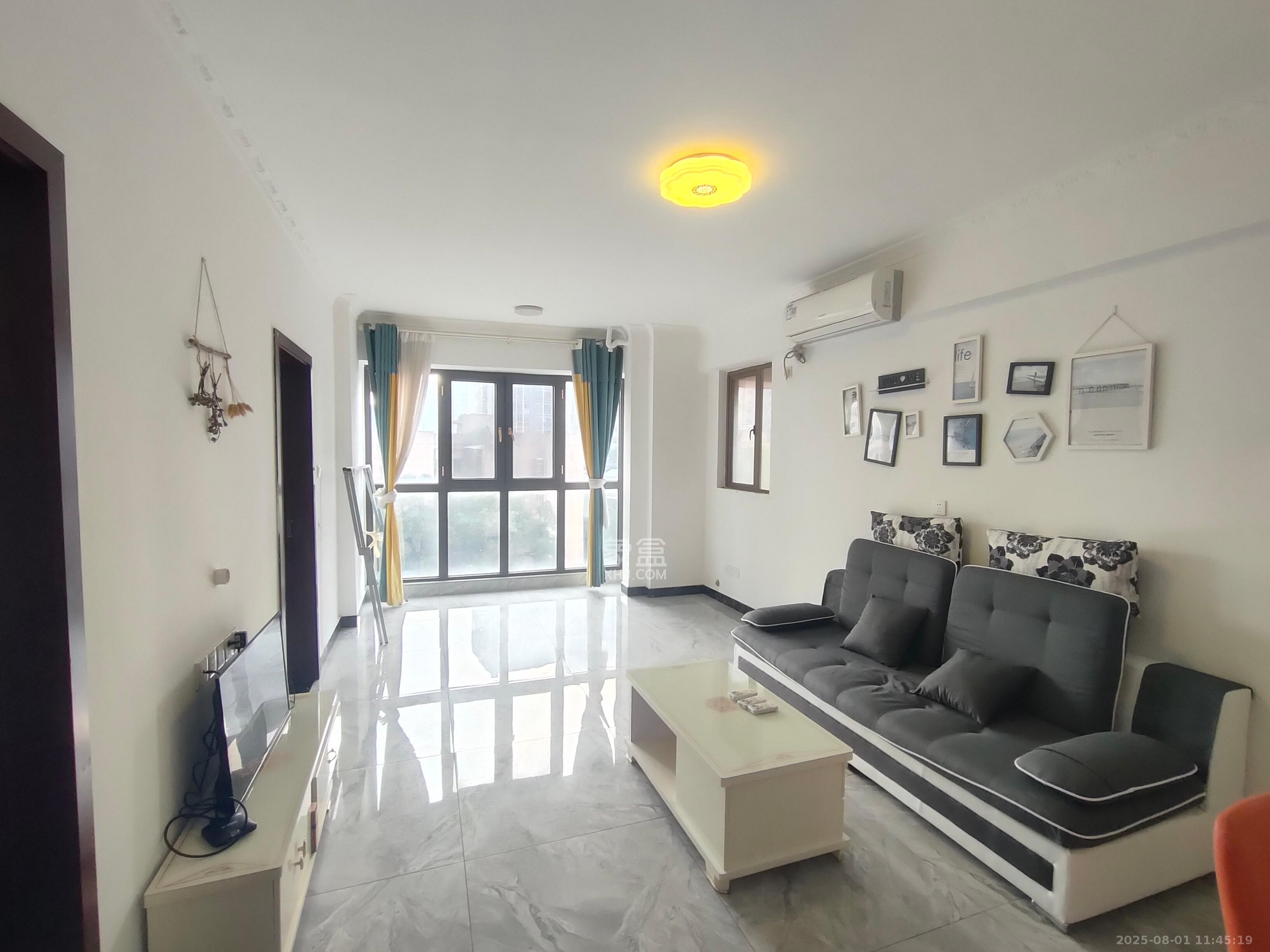 第六都（陆都小区）  2室2厅1卫    2600.0元/月室内图