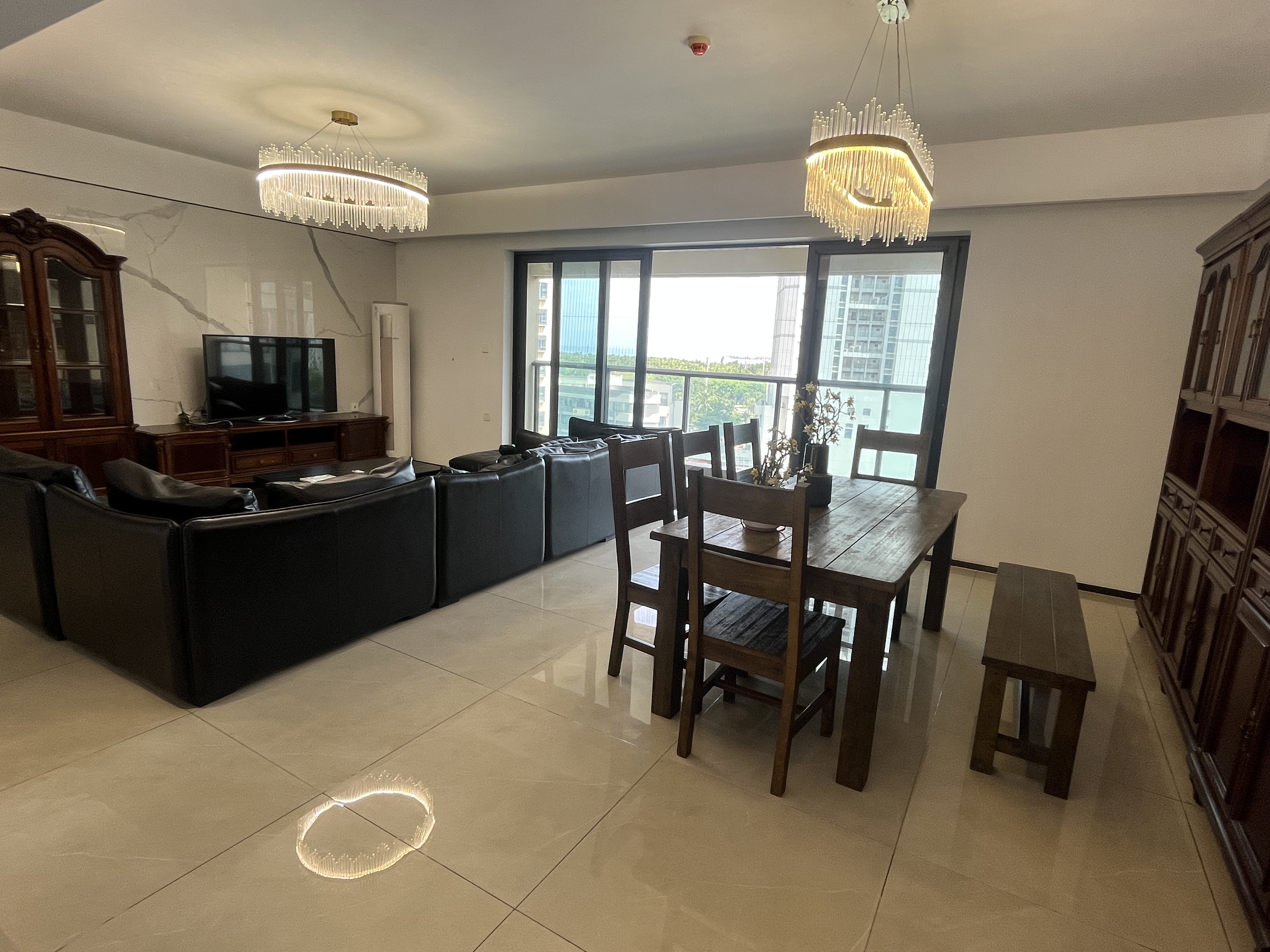 华润中心二期东悦府 4室2厅3卫 430.0万 华润中心二期东悦府 4室2厅3卫 430.0万客厅