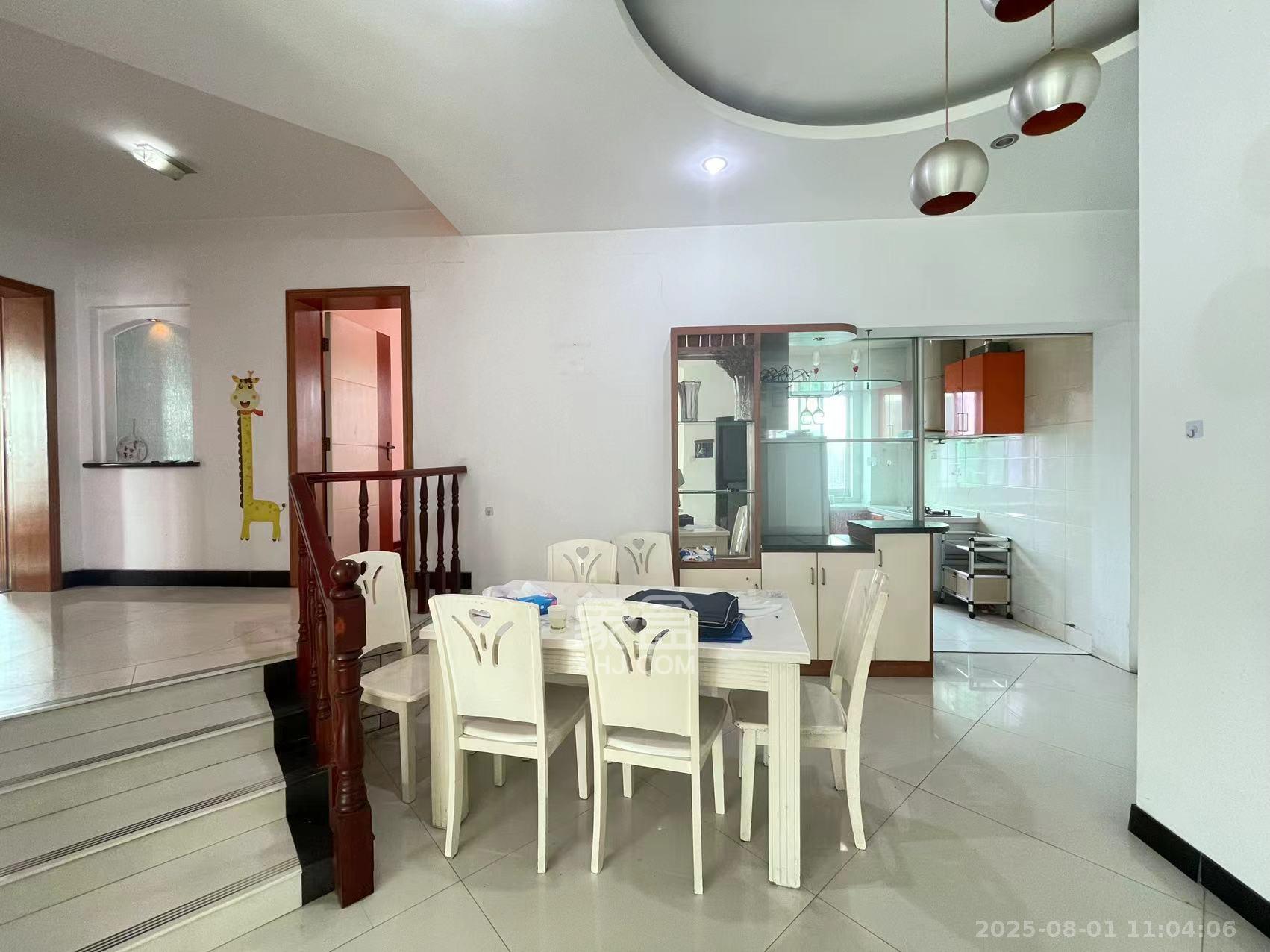 龙柏小区  3室2厅2卫    2900.0元/月 龙柏小区  3室2厅2卫    2900.0元/月室内图