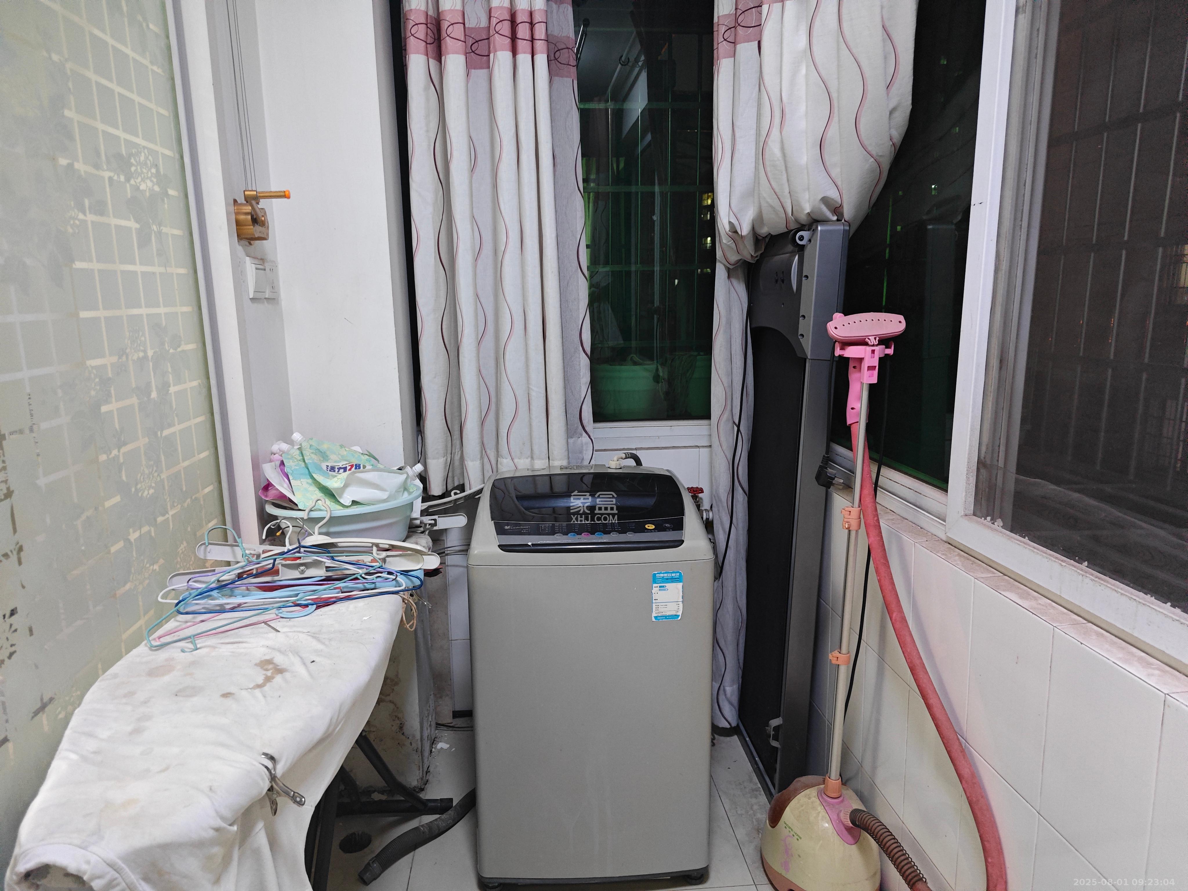 恩瑞麓山名园（龙王港小区）  4室2厅2卫    3000.0元/月室内图