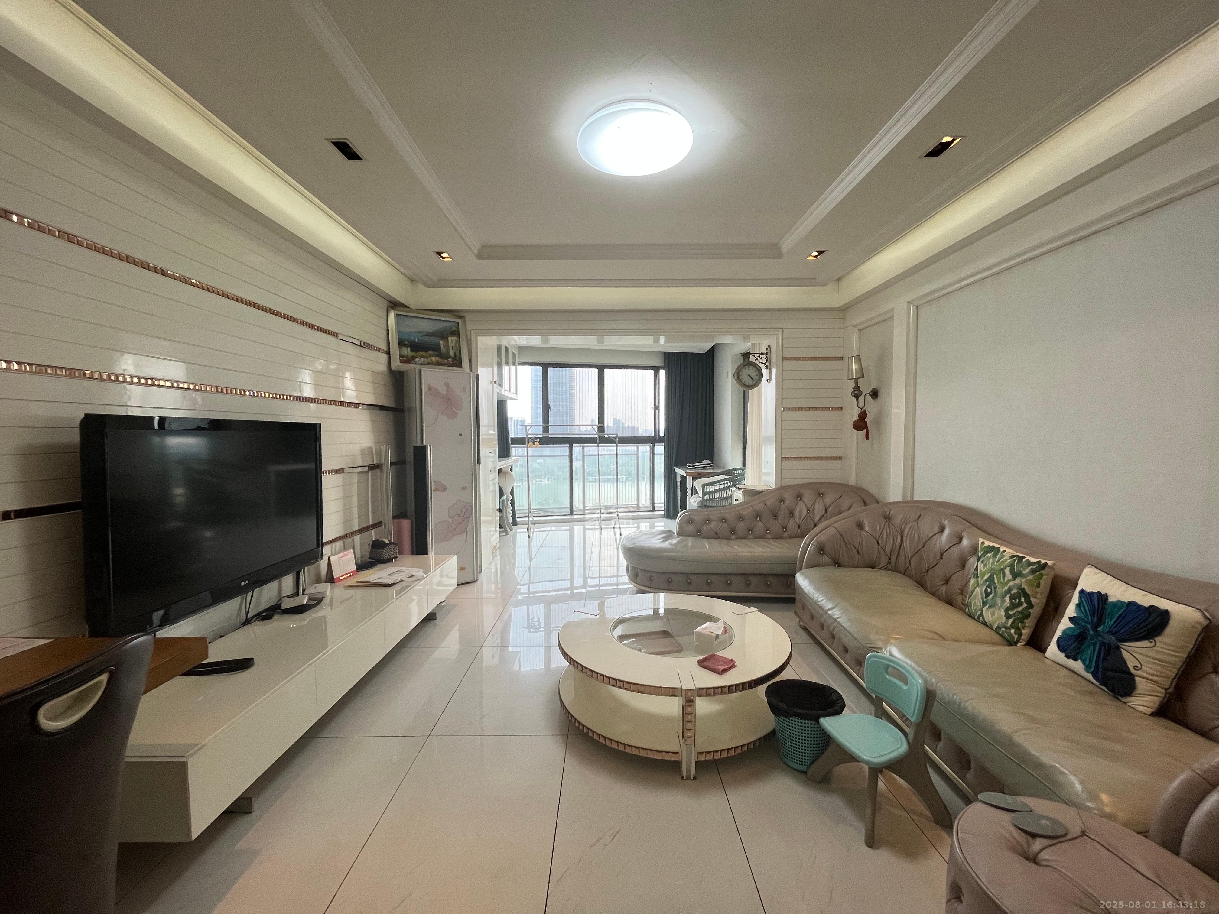 藏珑湖上国际花园 4室2厅2卫 6000.0元/月 藏珑湖上国际花园 4室2厅2卫 6000.0元/月室内图