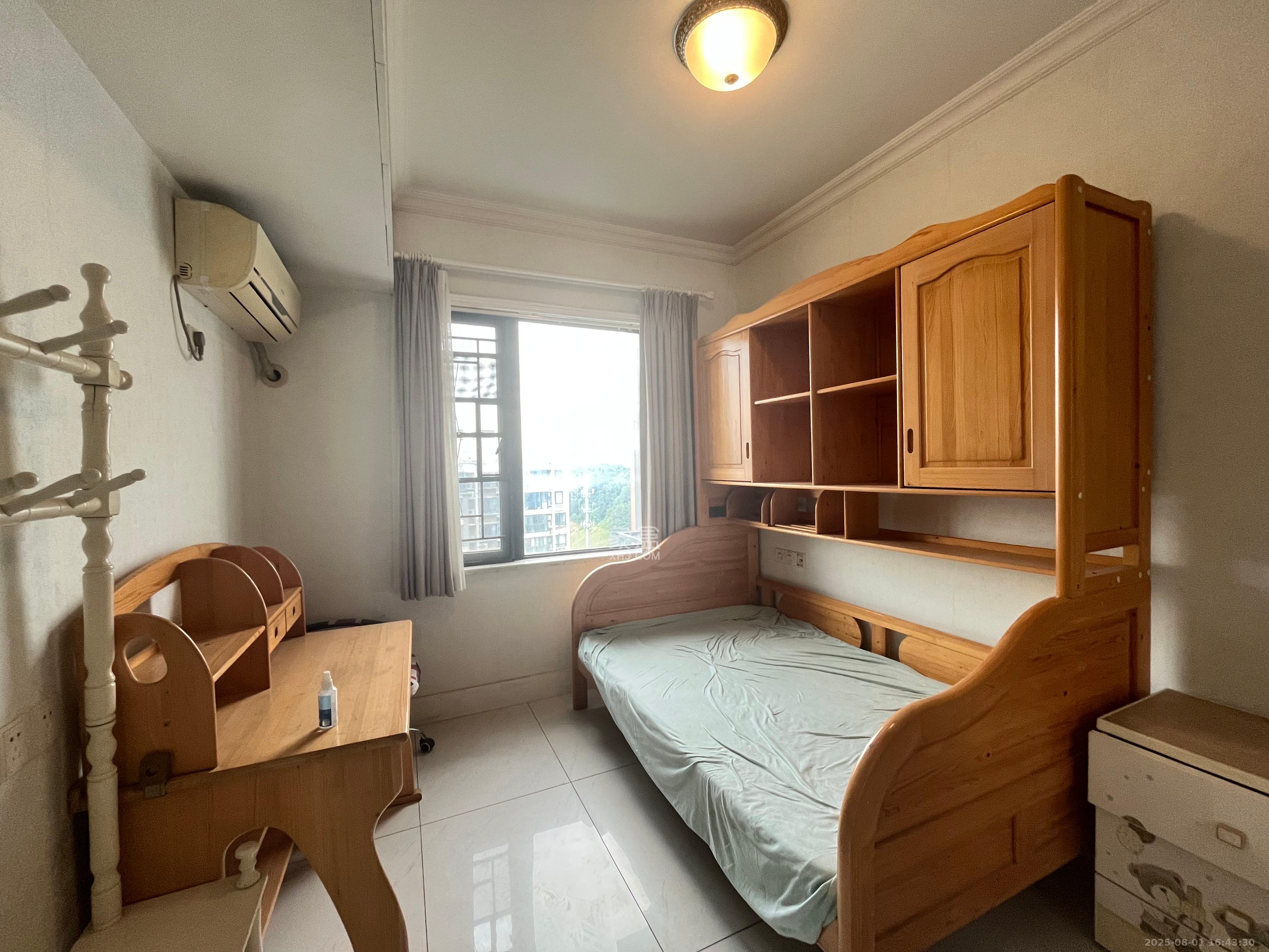 藏珑湖上国际花园 4室2厅2卫 6000.0元/月 藏珑湖上国际花园 4室2厅2卫 6000.0元/月室内图