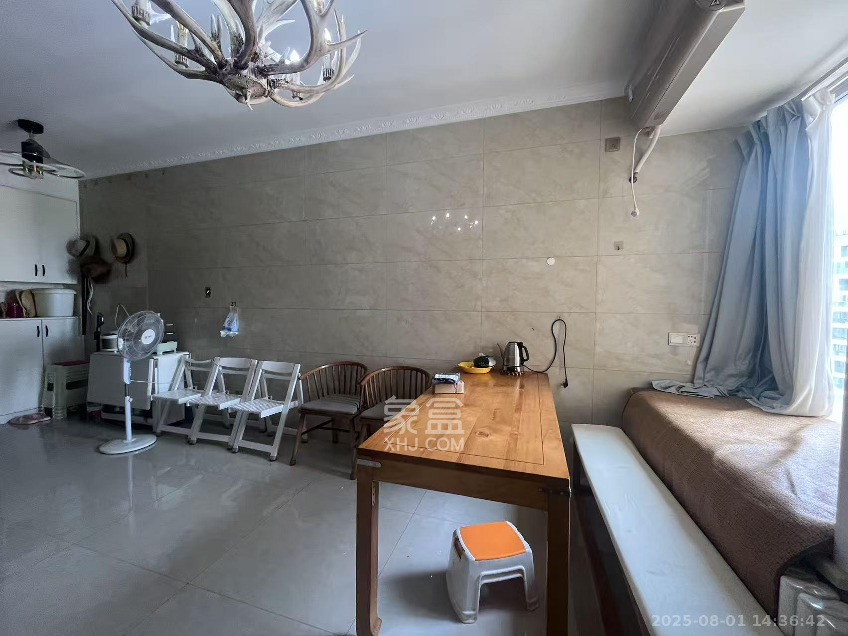 怡海星城  1室2厅1卫    1300.0元/月室内图