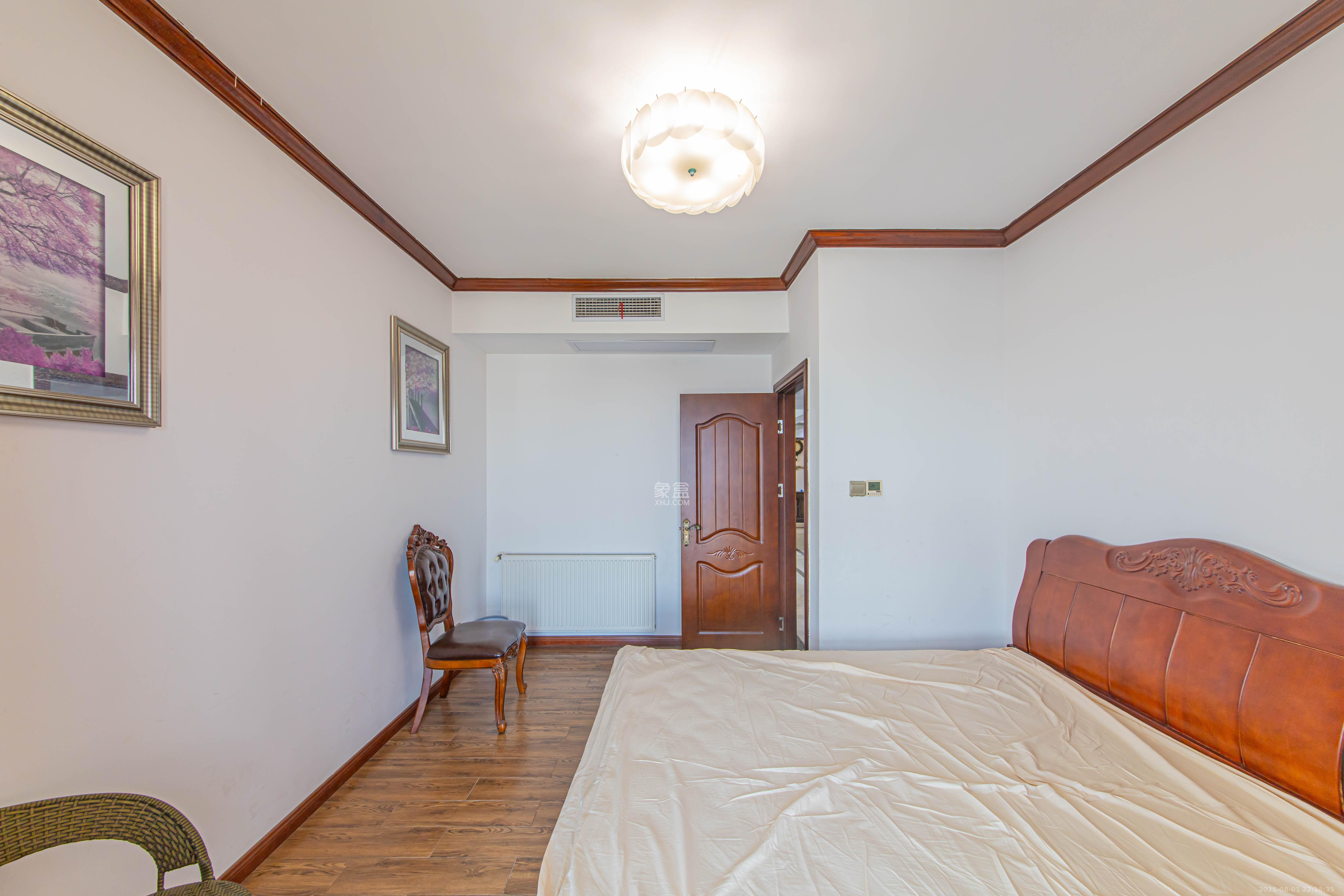 九峰远见 6室3厅4卫 266.0万 九峰远见 6室3厅4卫 266.0万卧室