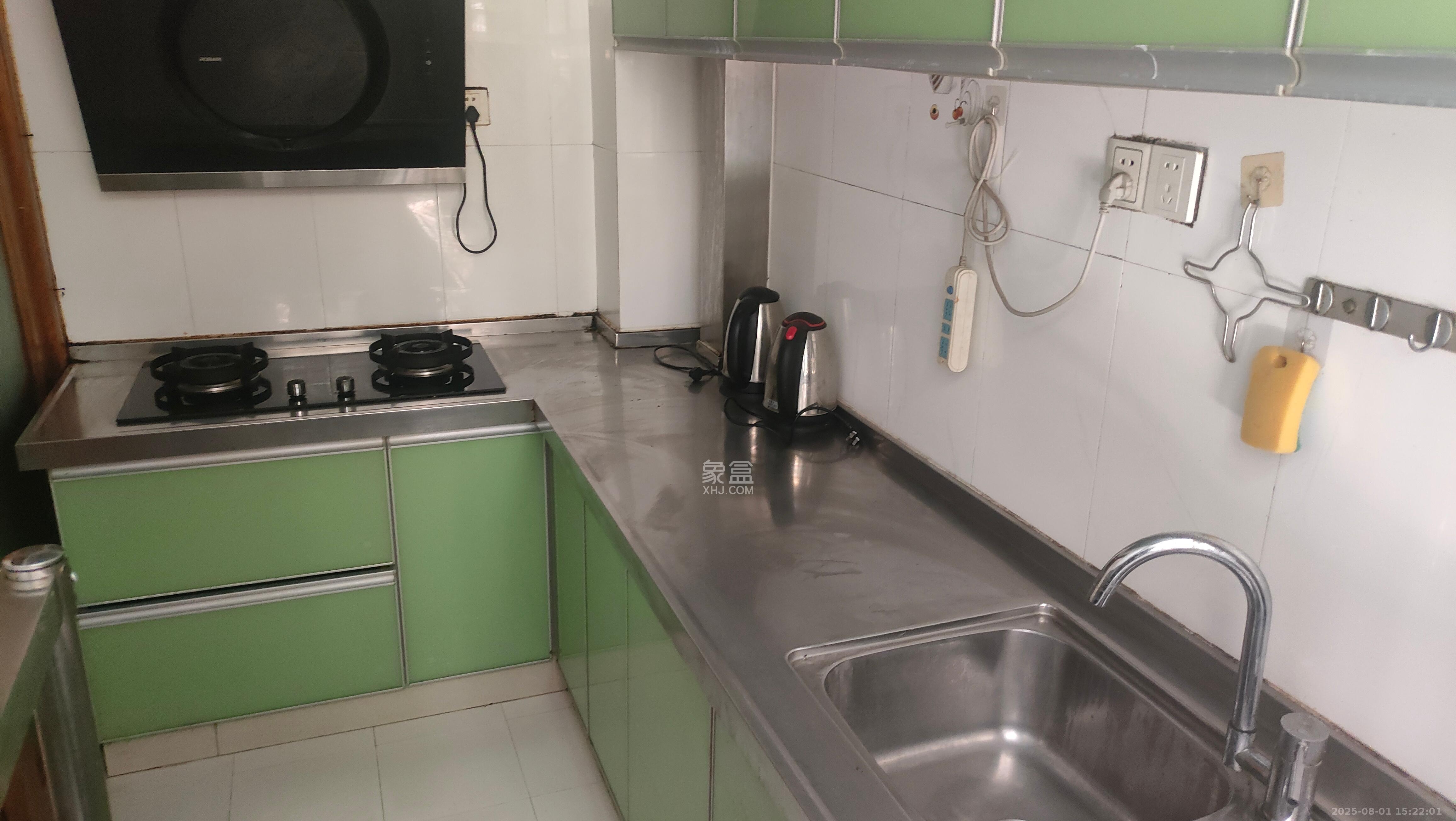 山水人家三期 3室2厅2卫 1800.0元/月 山水人家三期 3室2厅2卫 1800.0元/月室内图