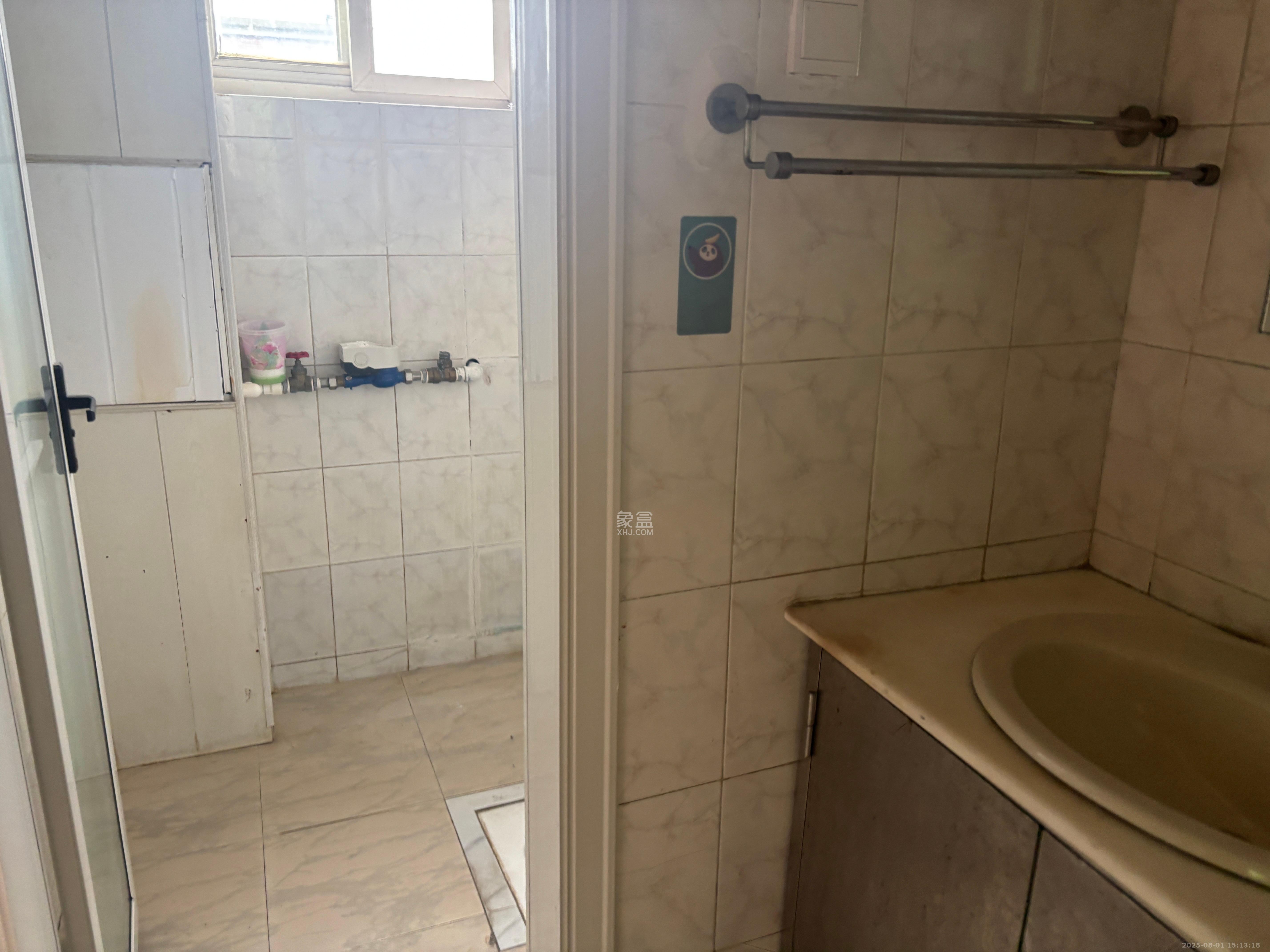 香樟路省委党校  3室2厅1卫    1600.0元/月室内图