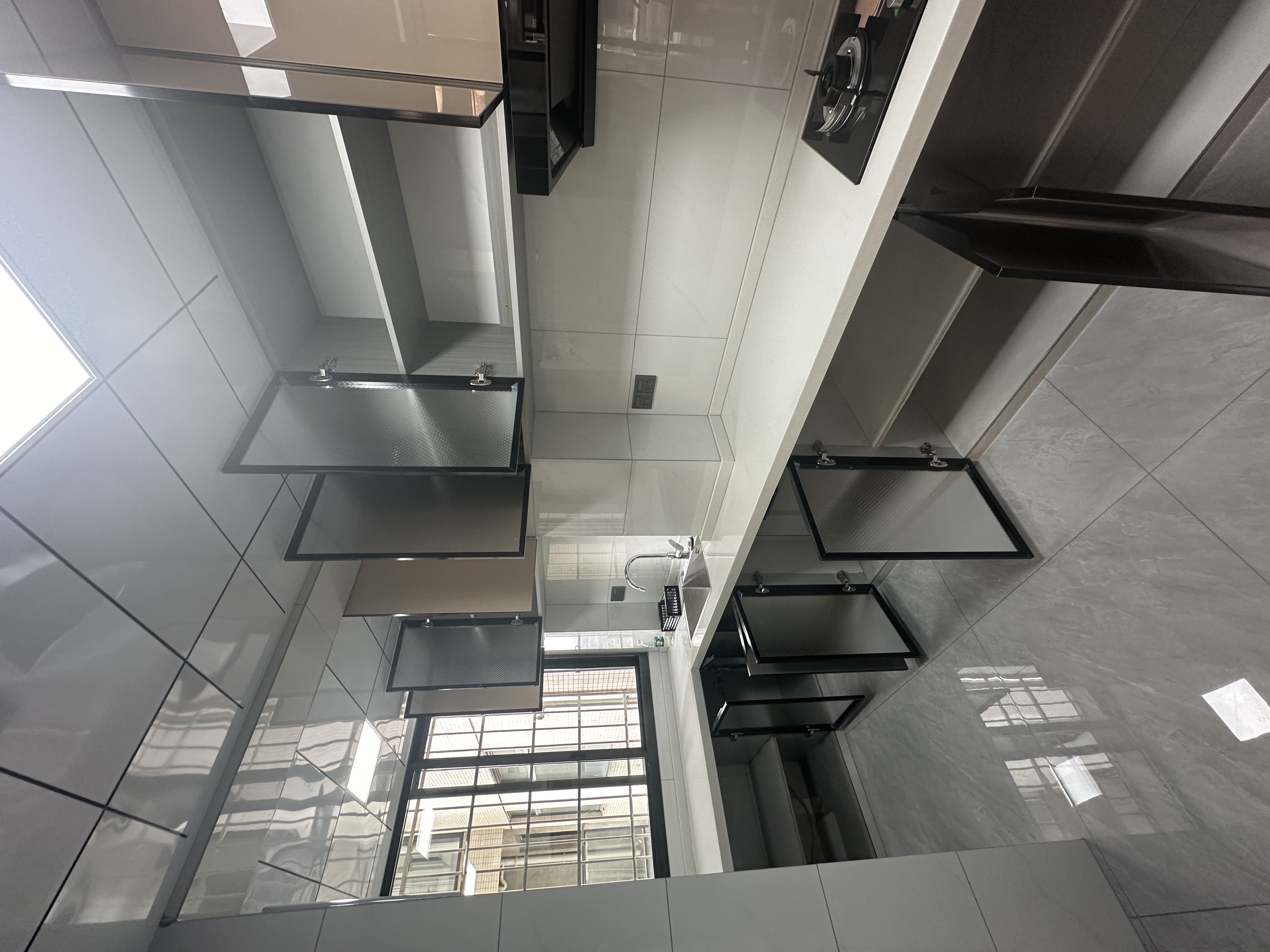 互助小区电梯房 3室2厅2卫 2500.0元/月 互助小区电梯房 3室2厅2卫 2500.0元/月室内图