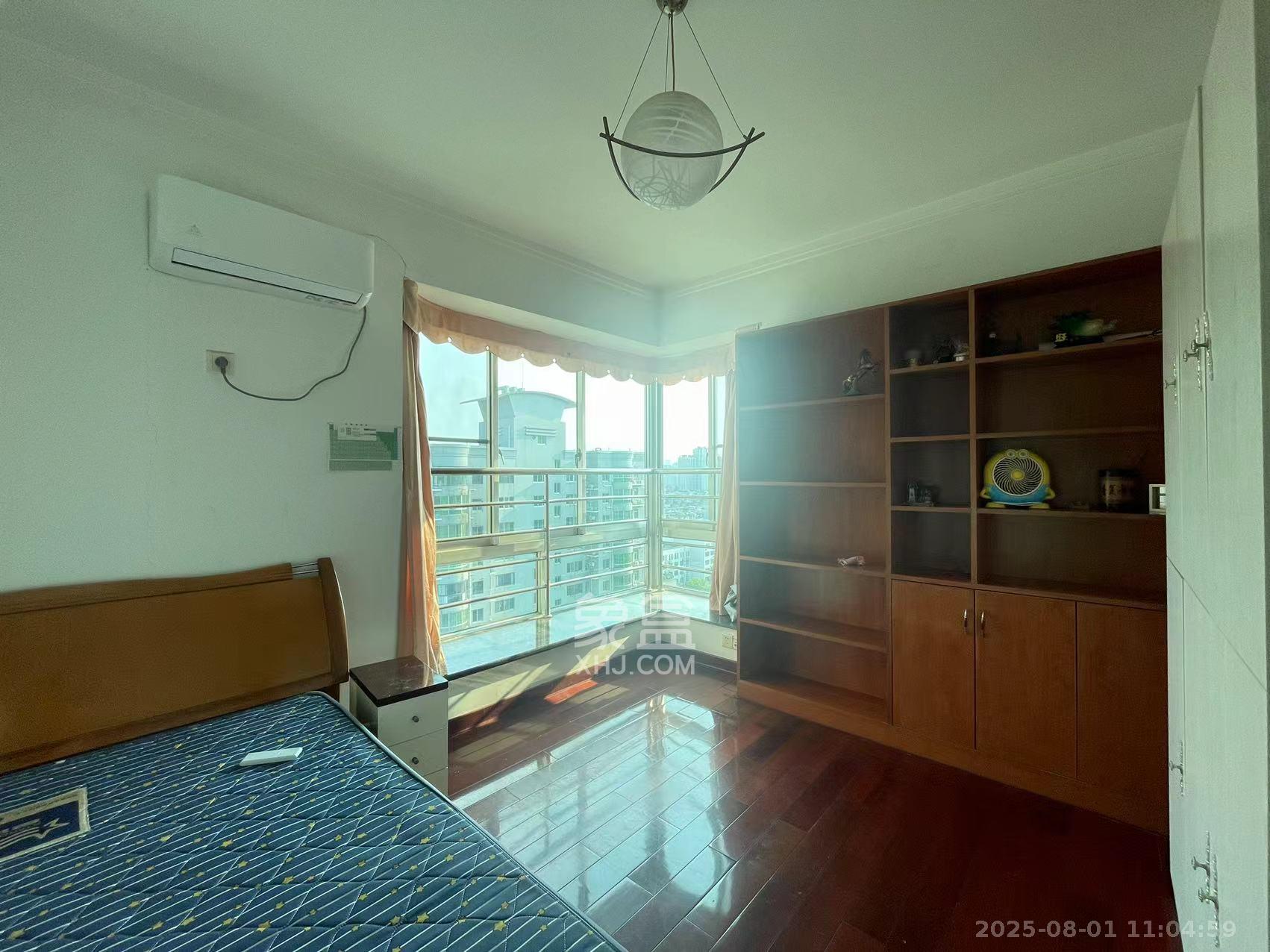 龙柏小区  3室2厅2卫    2900.0元/月 龙柏小区  3室2厅2卫    2900.0元/月室内图