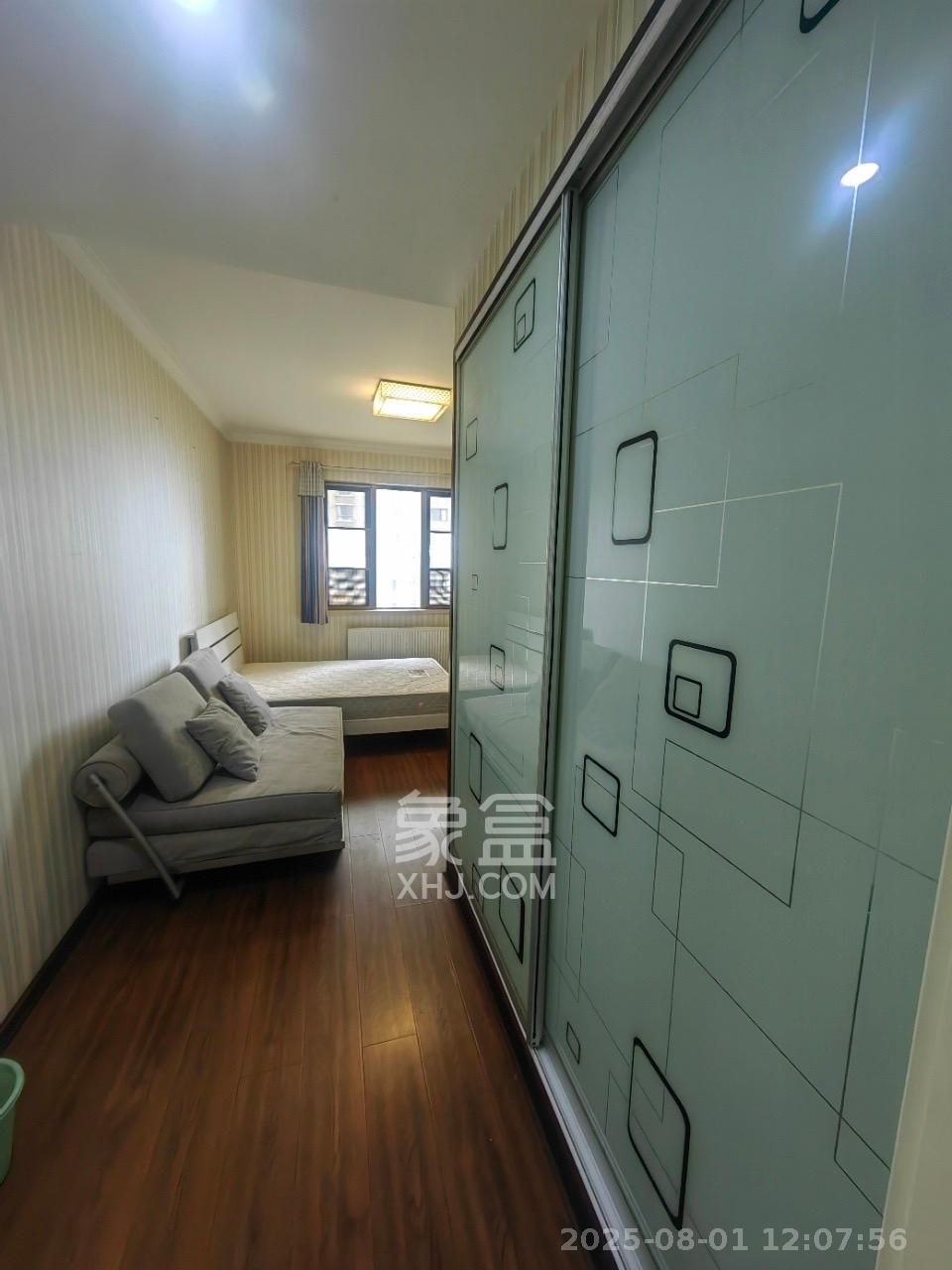 和馨佳园 4室2厅3卫 4000.0元/月 和馨佳园 4室2厅3卫 4000.0元/月室内图