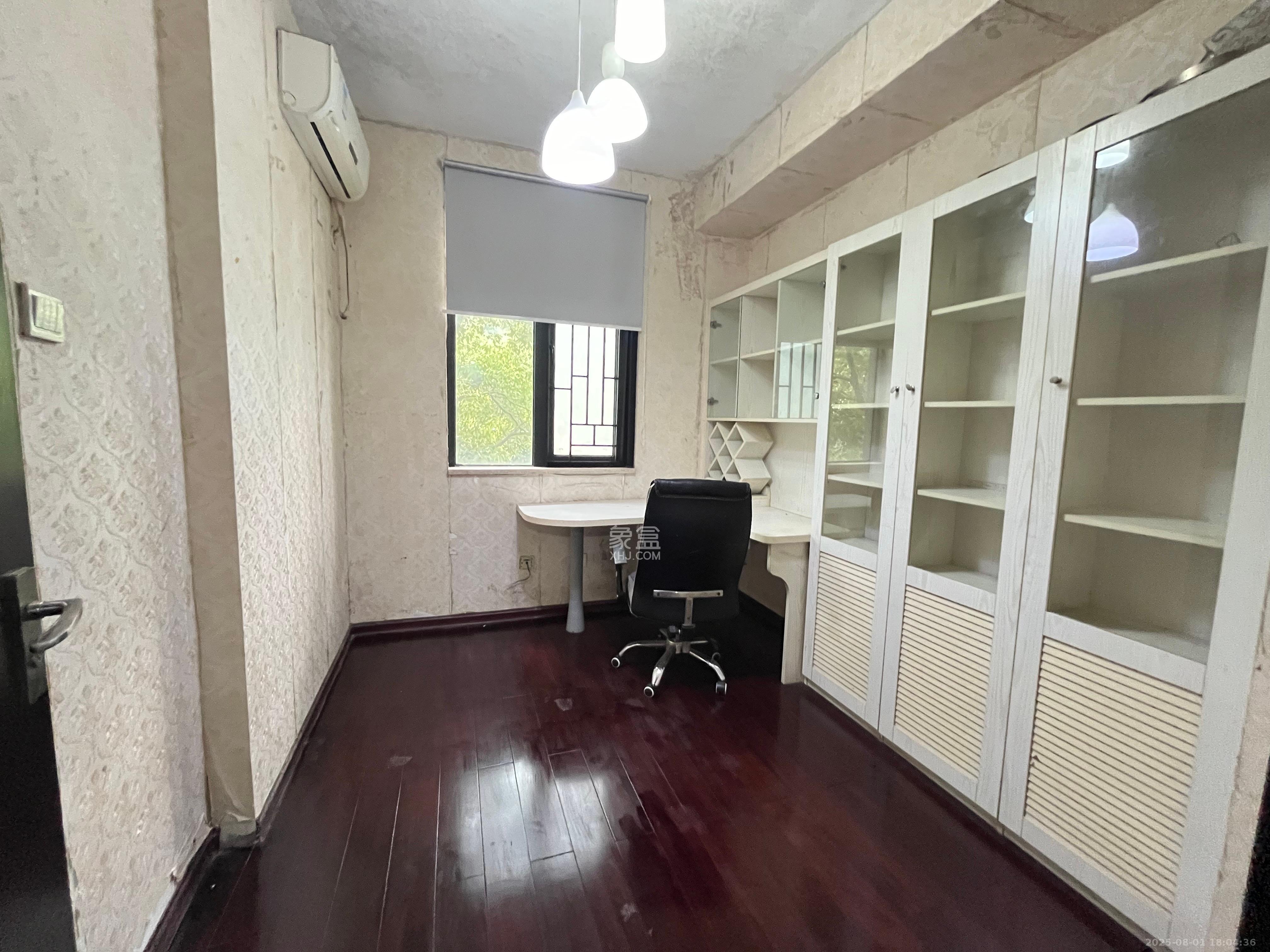 阳光100三期 4室2厅2卫 3500.0元/月 阳光100三期 4室2厅2卫 3500.0元/月室内图