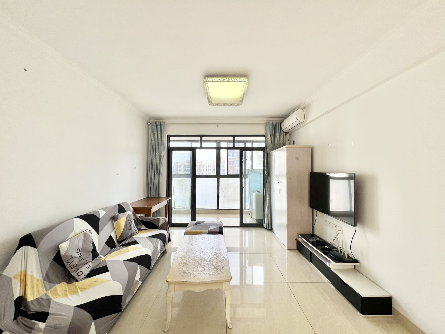 兆南和园 2室2厅1卫 2600.0元/月 兆南和园 2室2厅1卫 2600.0元/月室内图