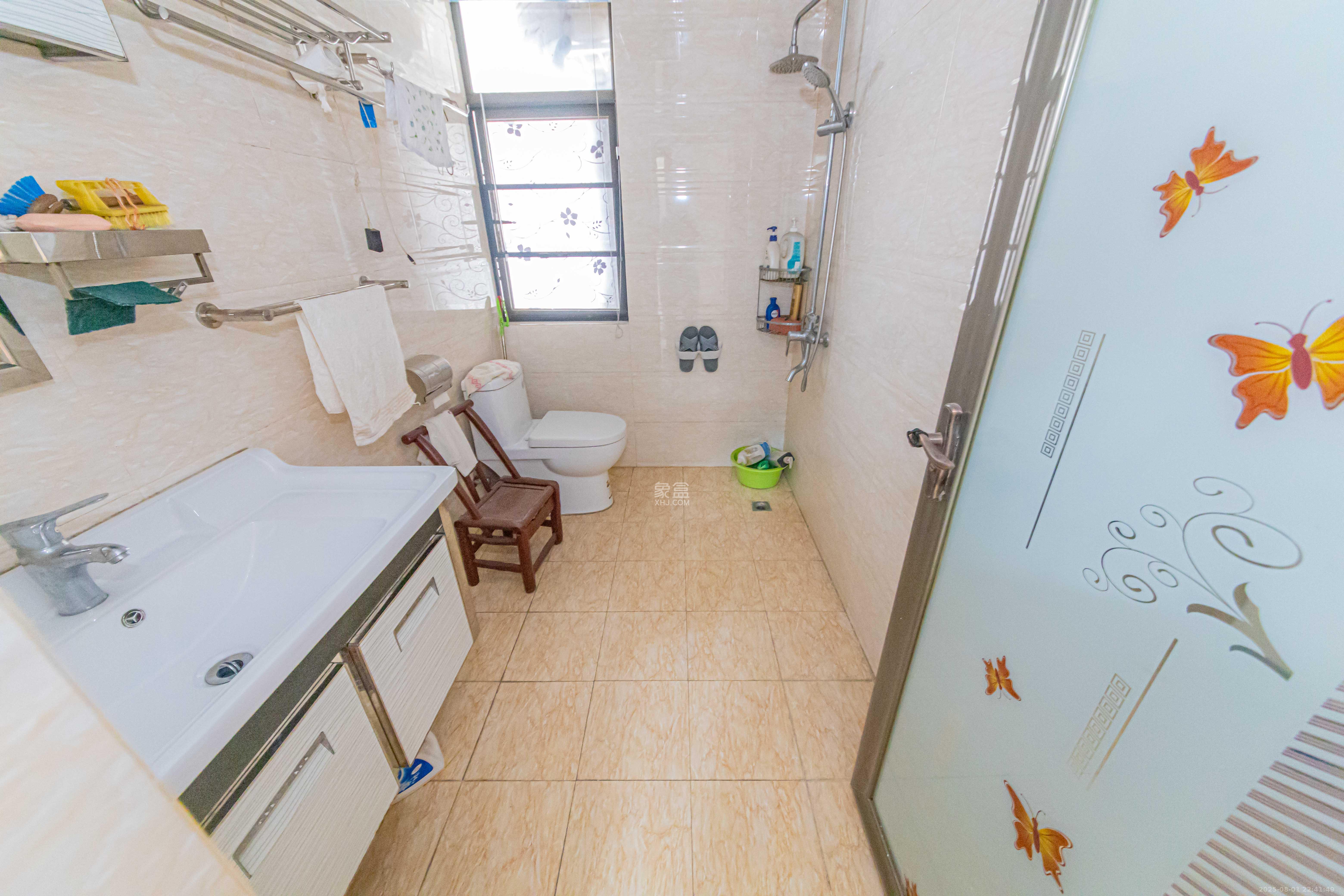 幸福庄园  4室2厅2卫    85.0万 幸福庄园  4室2厅2卫    85.0万卫生间