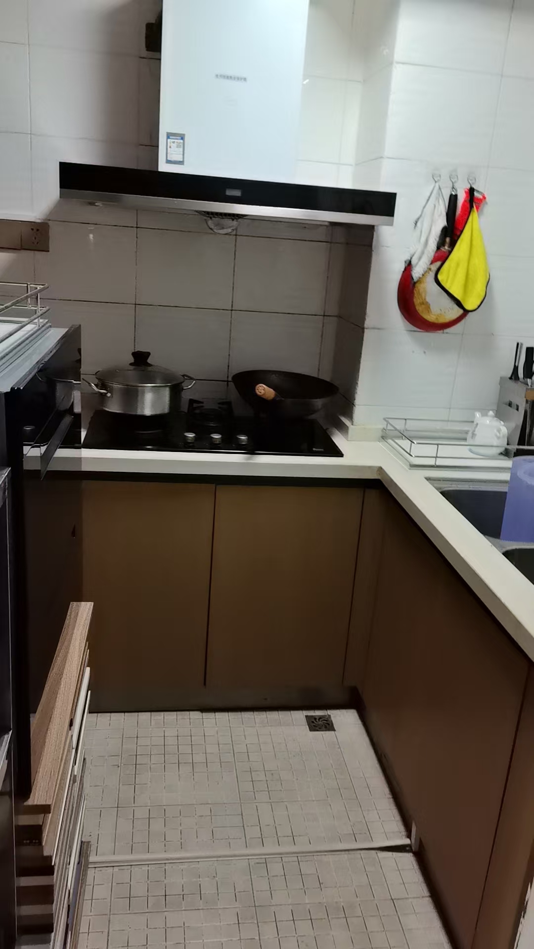 瑞特广场 1室2厅1卫 2000.0元/月 瑞特广场 1室2厅1卫 2000.0元/月室内图