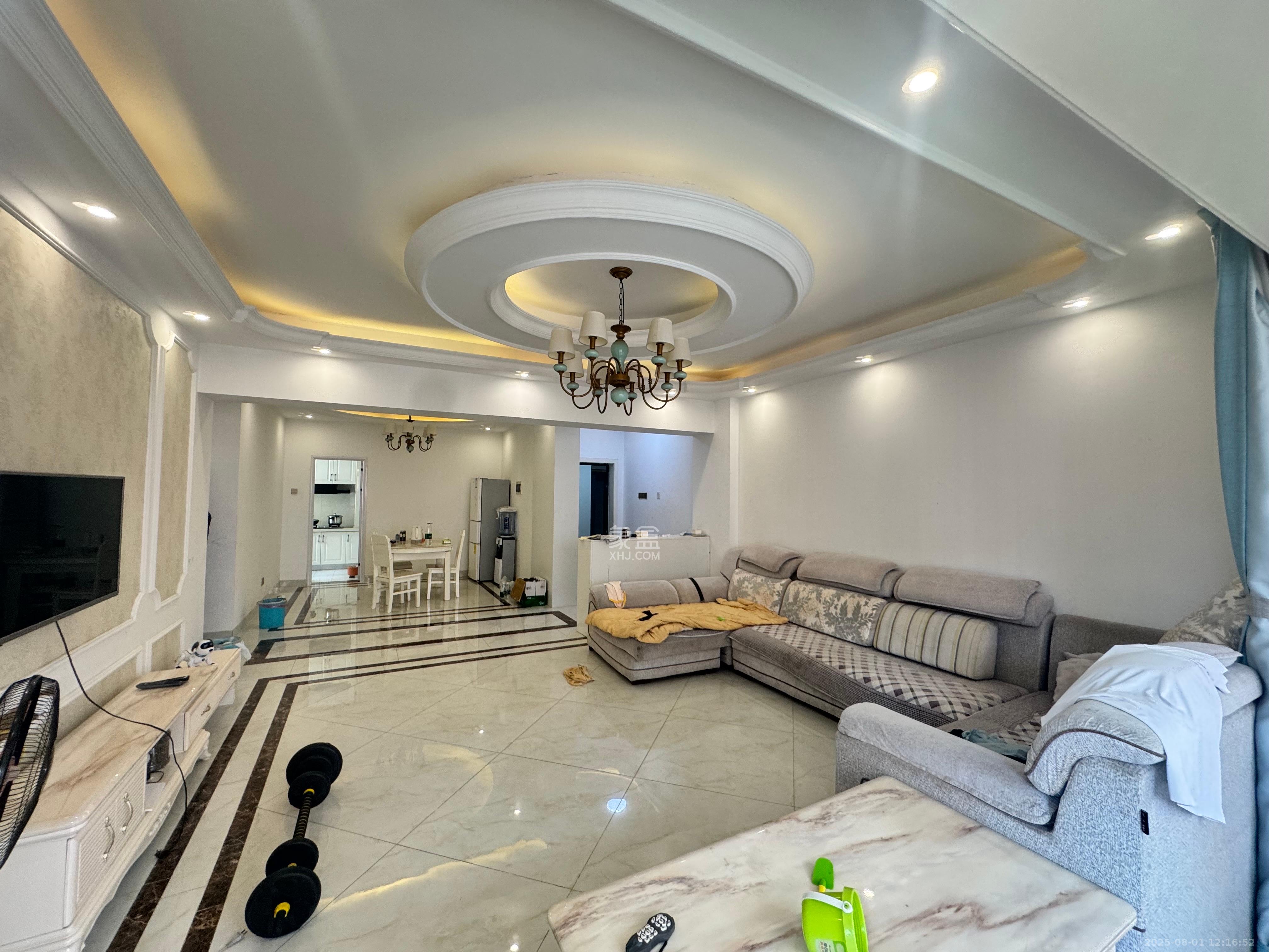 广泰家园  4室2厅2卫    2500.0元/月室内图