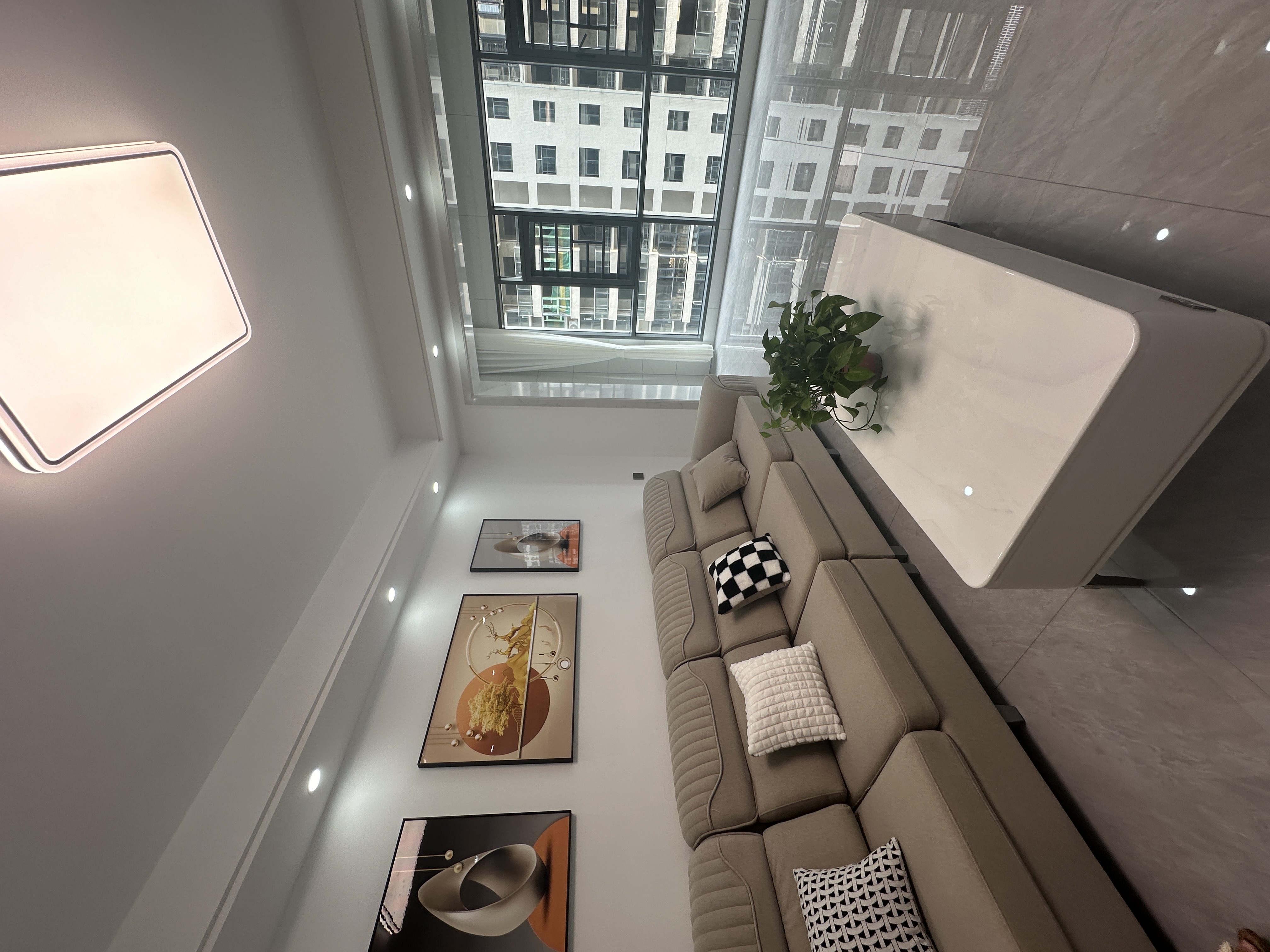 互助小区电梯房 3室2厅2卫 2500.0元/月 互助小区电梯房 3室2厅2卫 2500.0元/月室内图