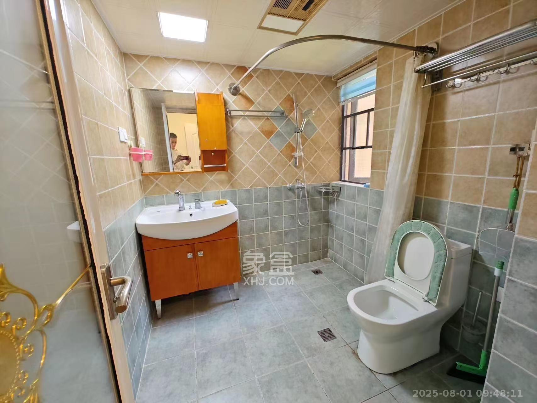 中建芙蓉嘉苑  4室2厅2卫    3000.0元/月室内图